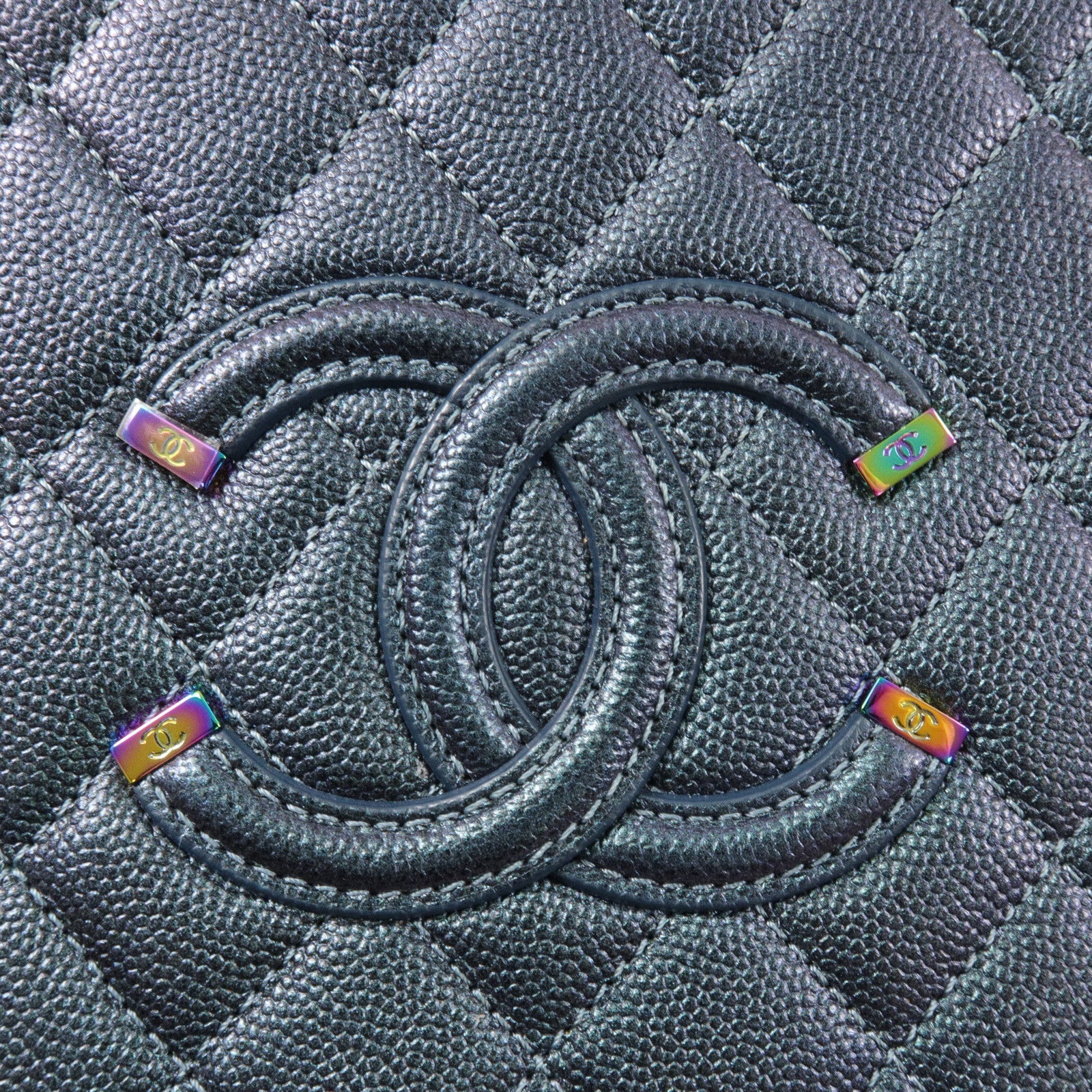 CHANEL 牛皮皮革CC Filigree Vanity Case Medium鏈帶肩背袋