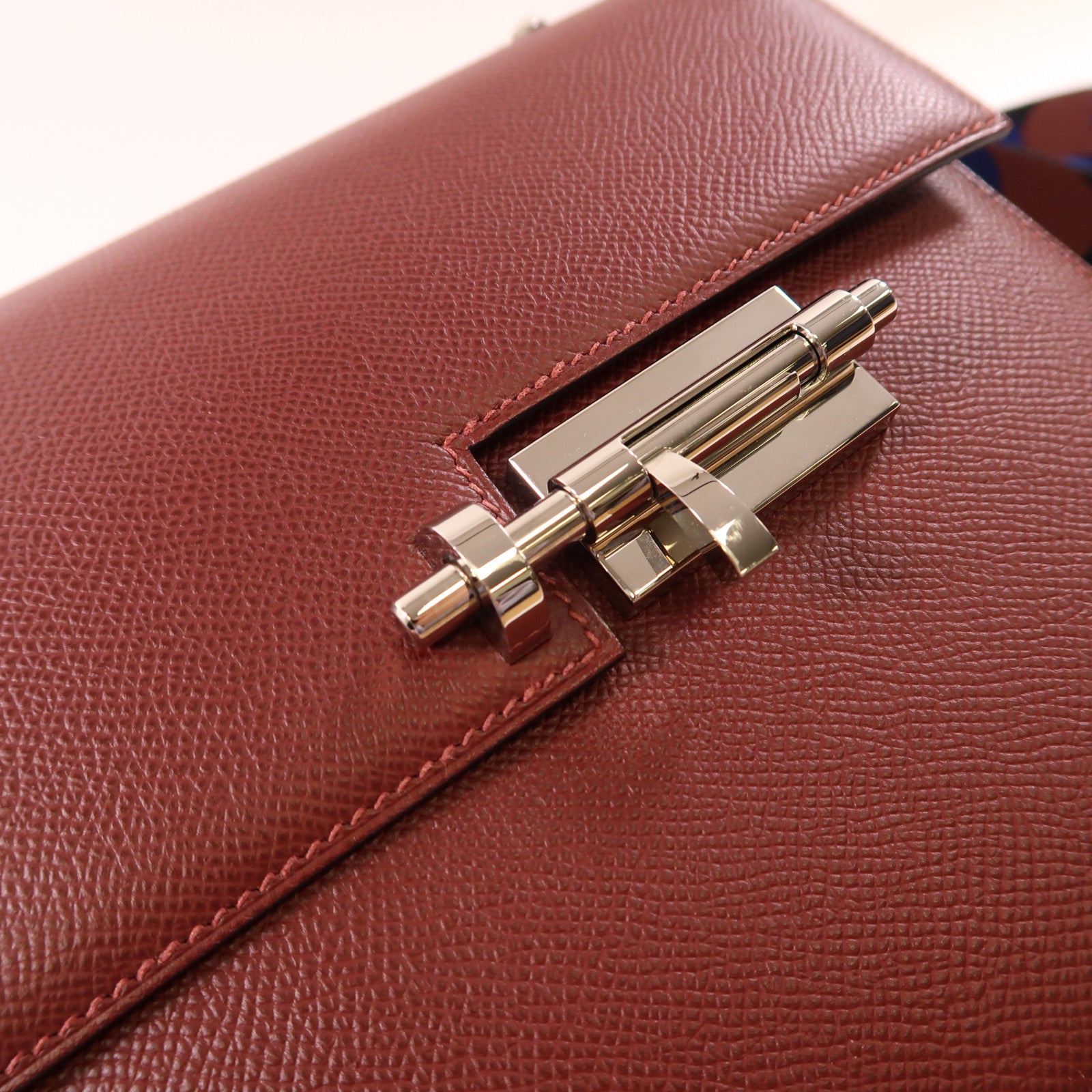 HERMES 【激減優惠】Epsom皮革Verrou 23 銀扣肩背袋55 Rouge H