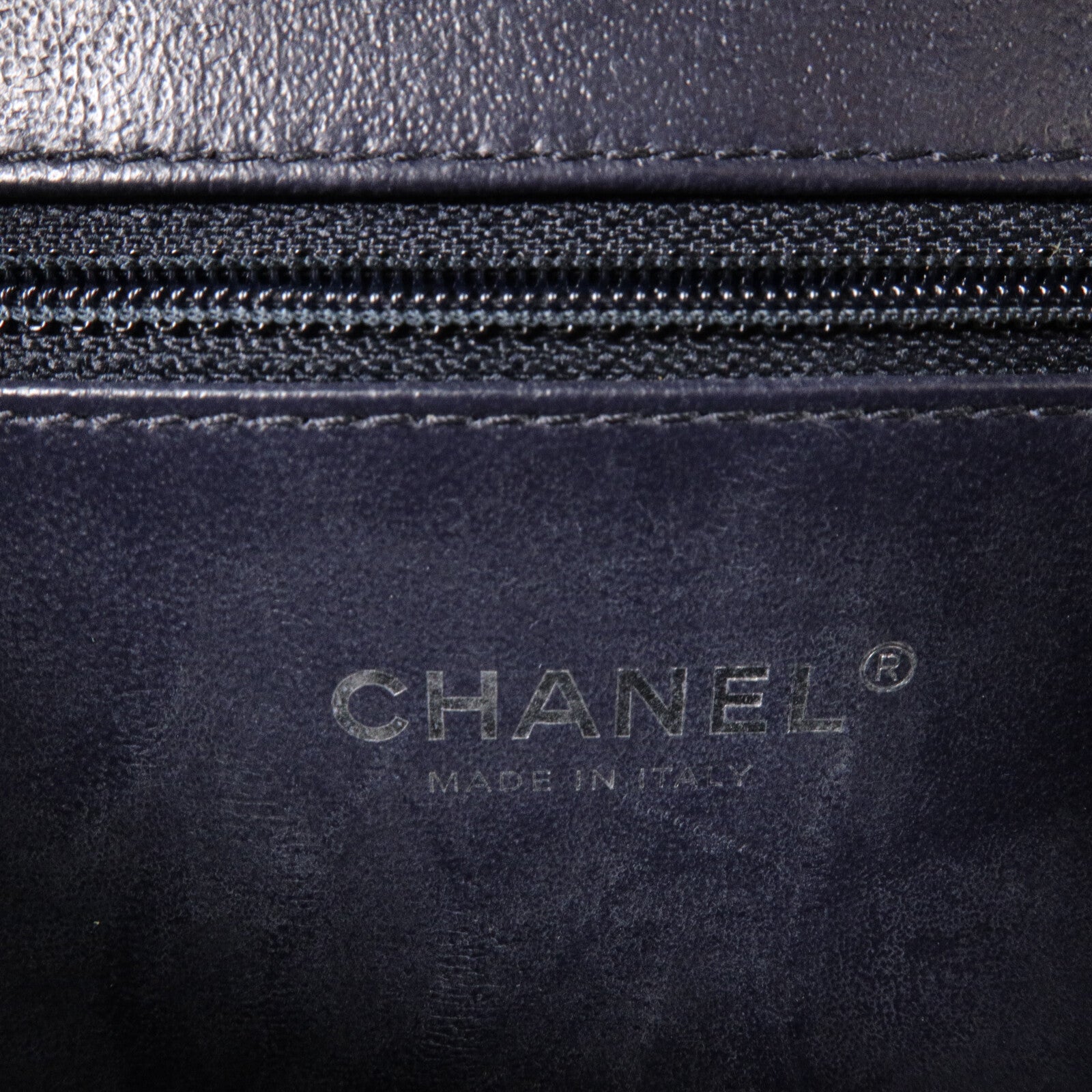 CHANEL 牛皮皮革CC Filigree Vanity Case Medium鏈帶肩背袋