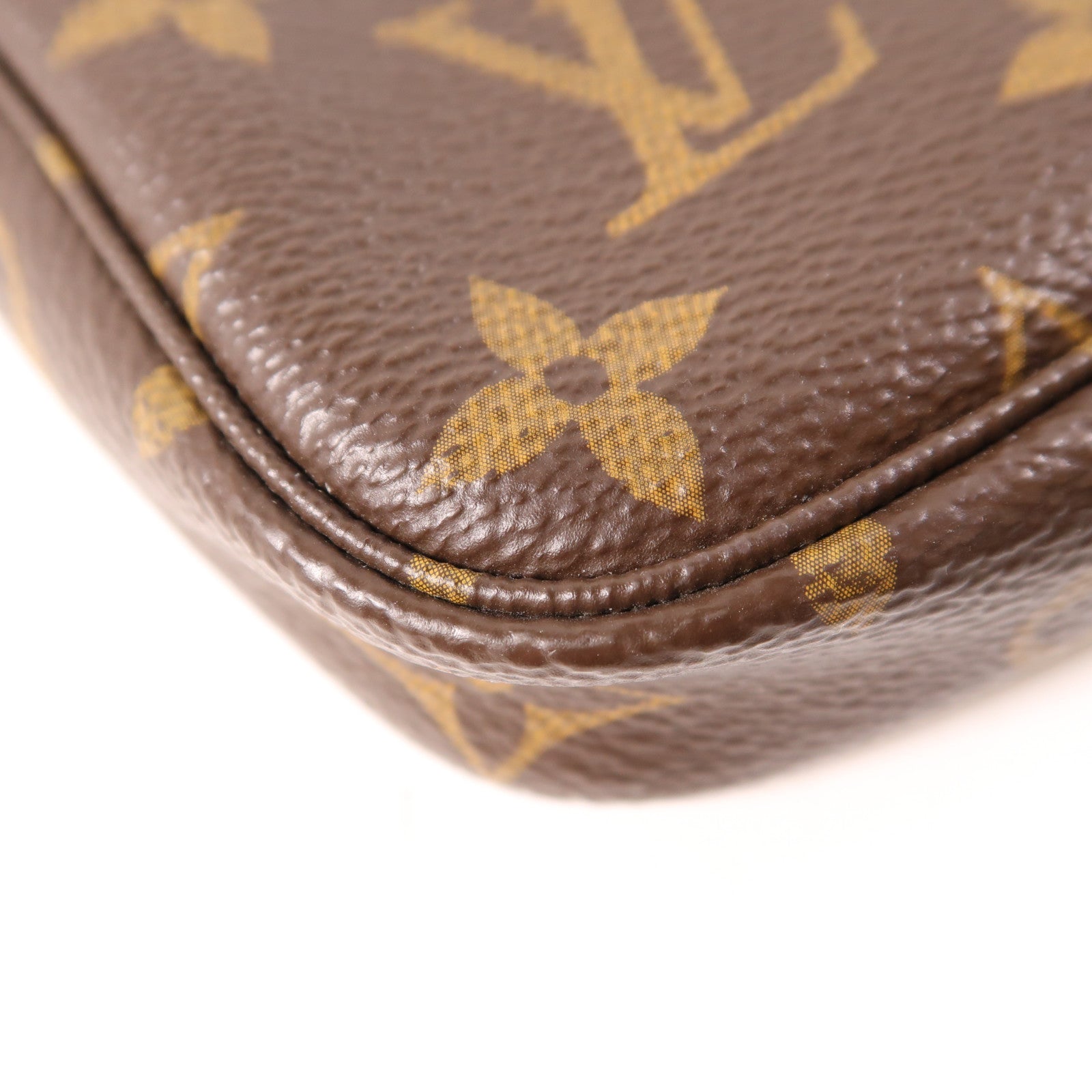 LOUIS VUITTON Monogram Mini Pochette Accessoires金扣手挽袋棕色