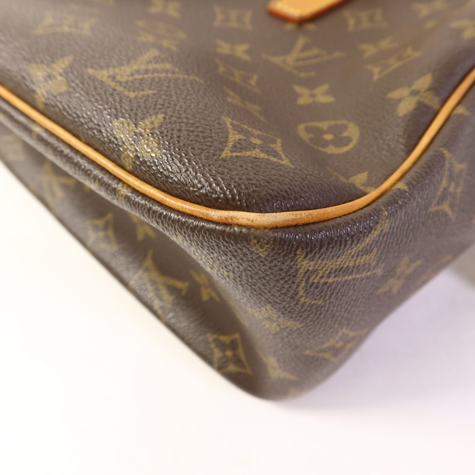 LOUIS VUITTON Monogram Cite GM金扣肩背袋