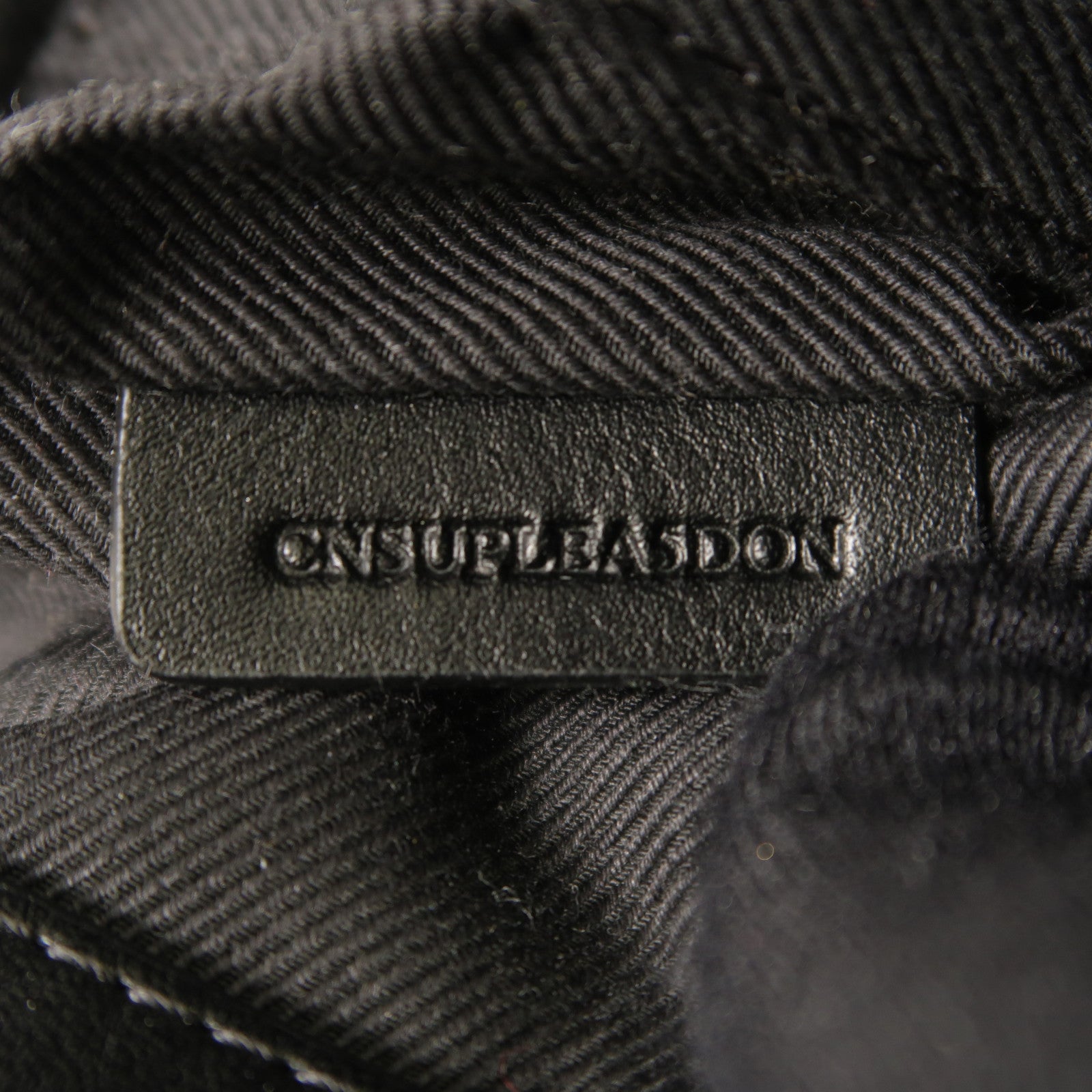 BURBERRY 尼龍Shoulder Bag金扣肩背袋