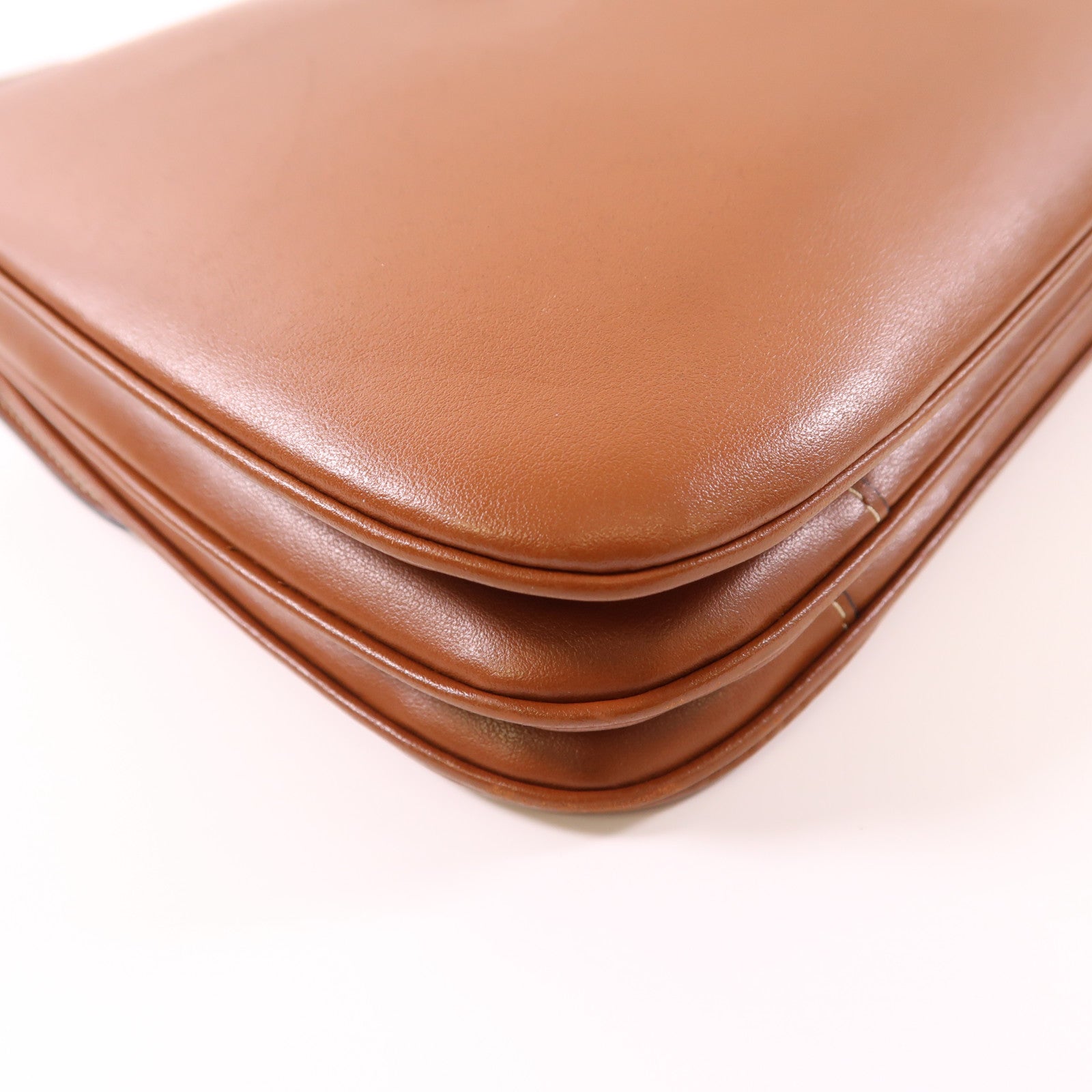 CELINE 牛皮皮革Medium Tabou金扣肩背袋啡色
