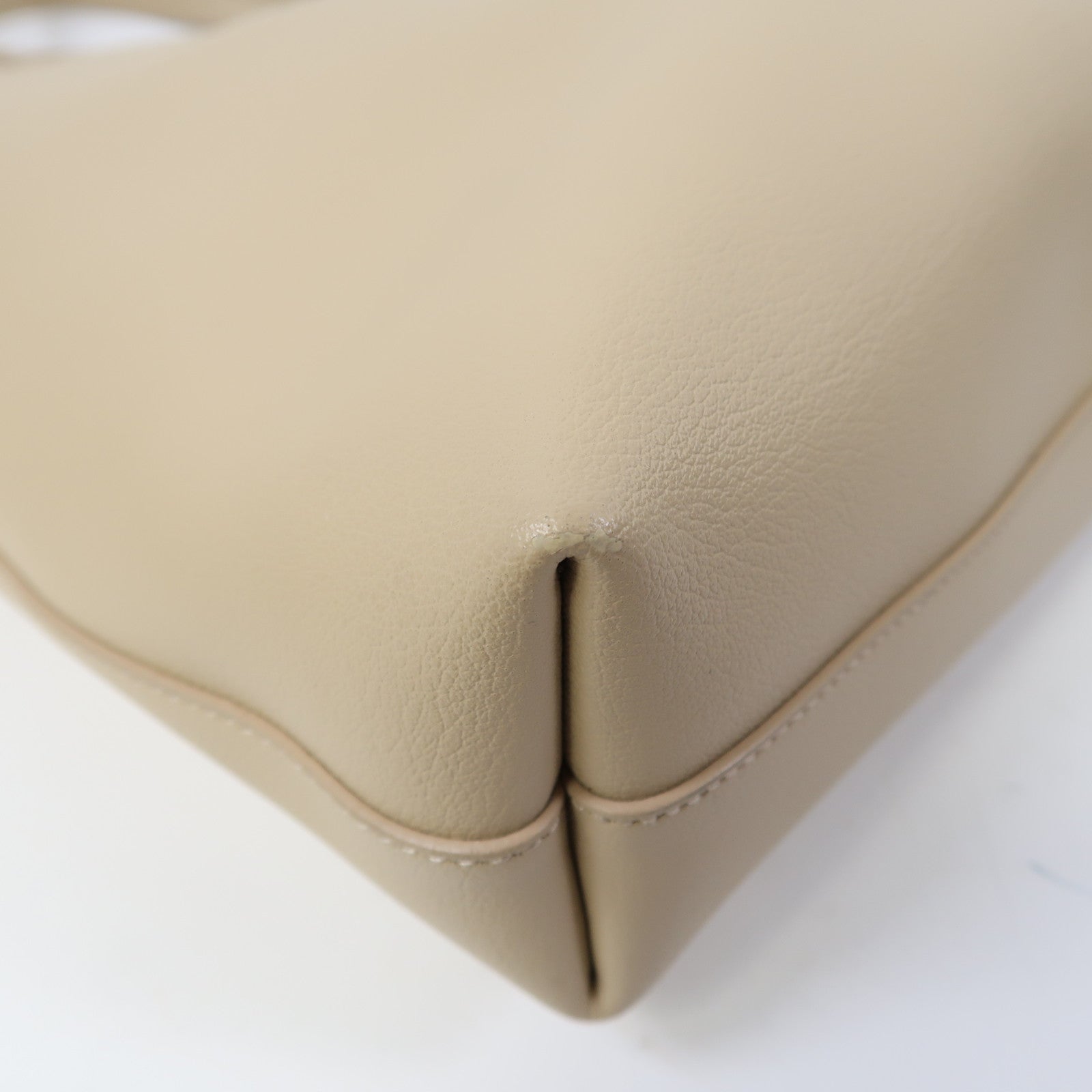 SAINT LAURENT 牛皮皮革Toy In Leather金扣手挽肩背兩用袋米色