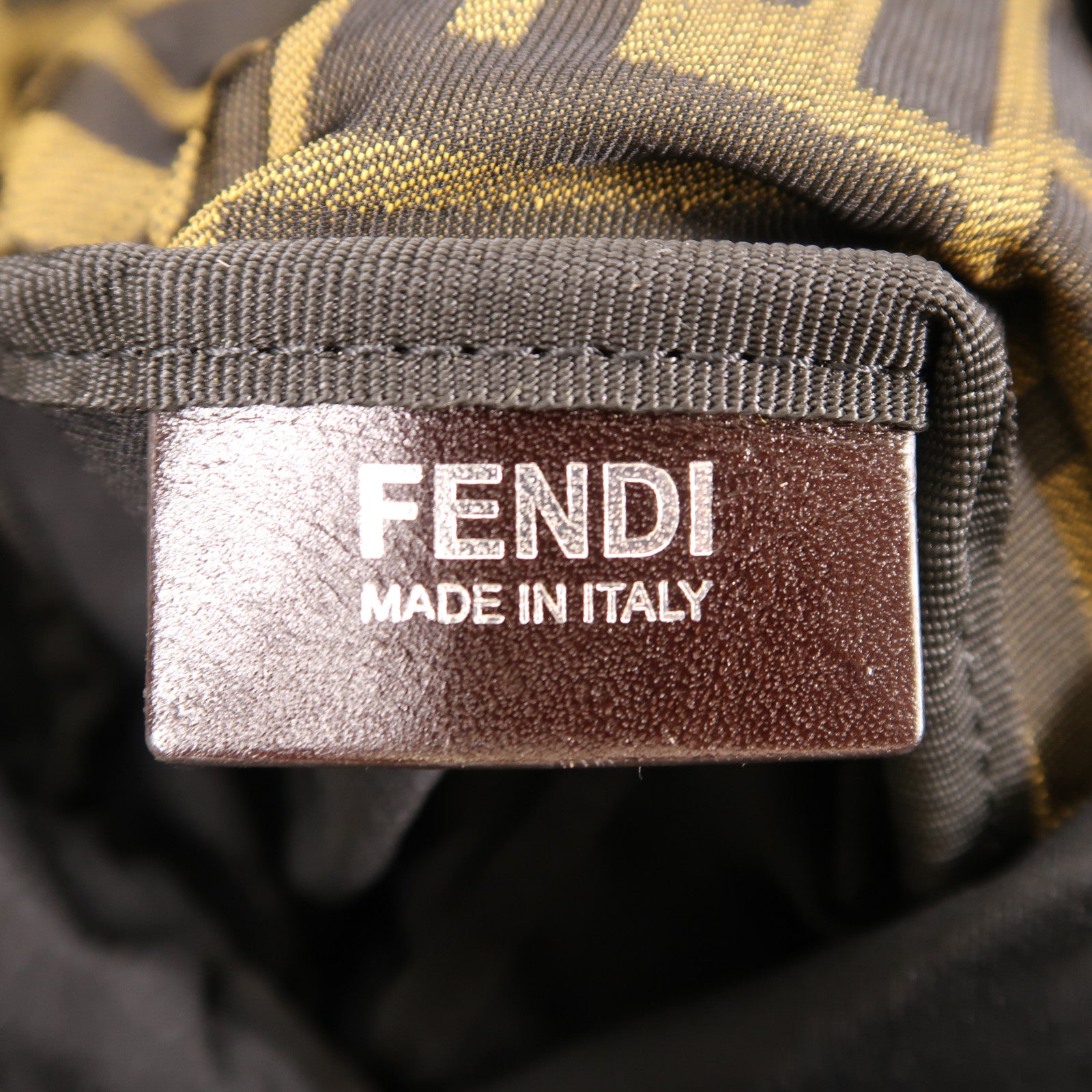 FENDI 帆布Backpack銀扣背包