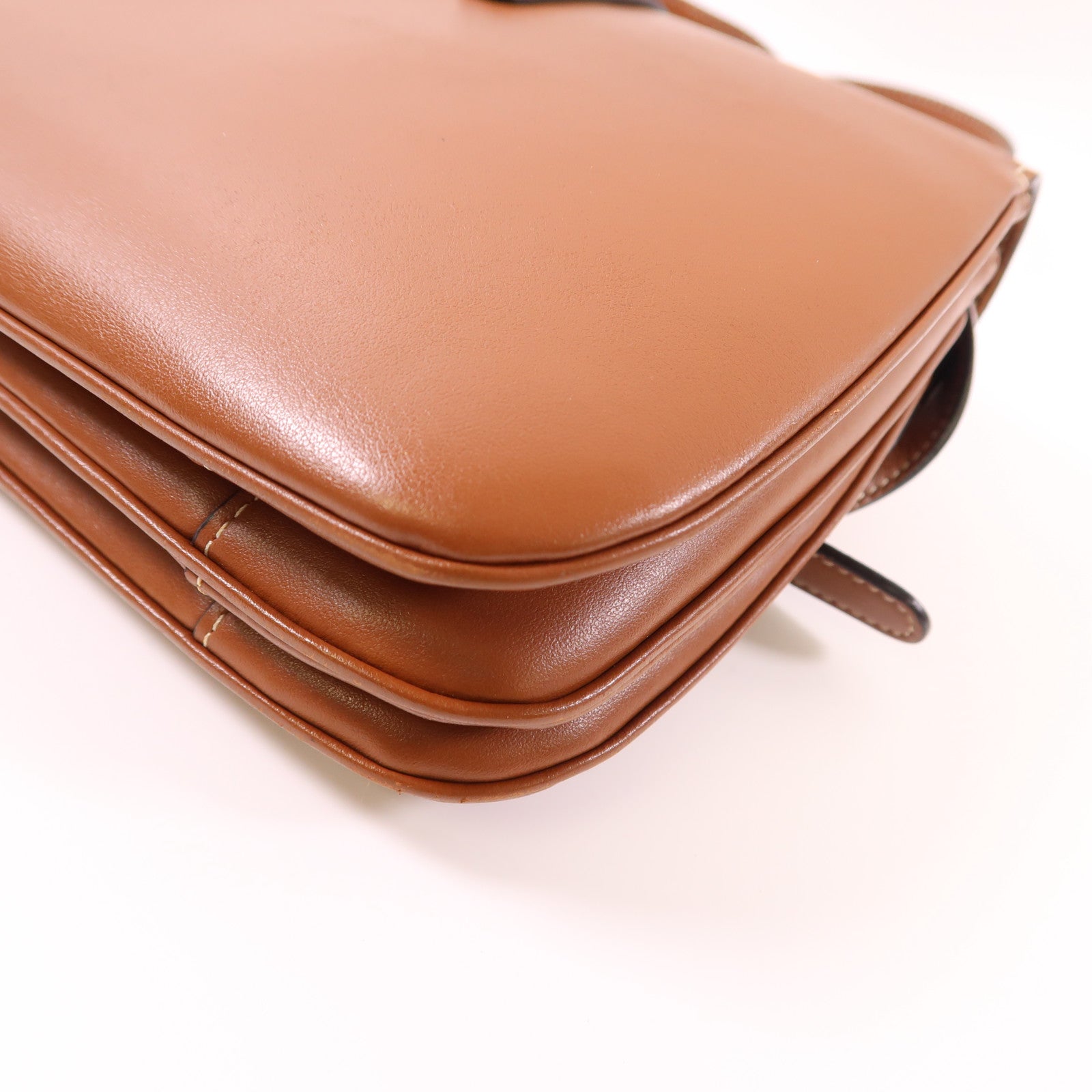 CELINE 牛皮皮革Medium Tabou金扣肩背袋啡色