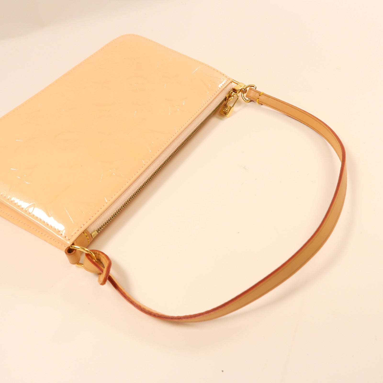 LOUIS VUITTON LV GHW Lexington Shoulder Bag M9101 Beige