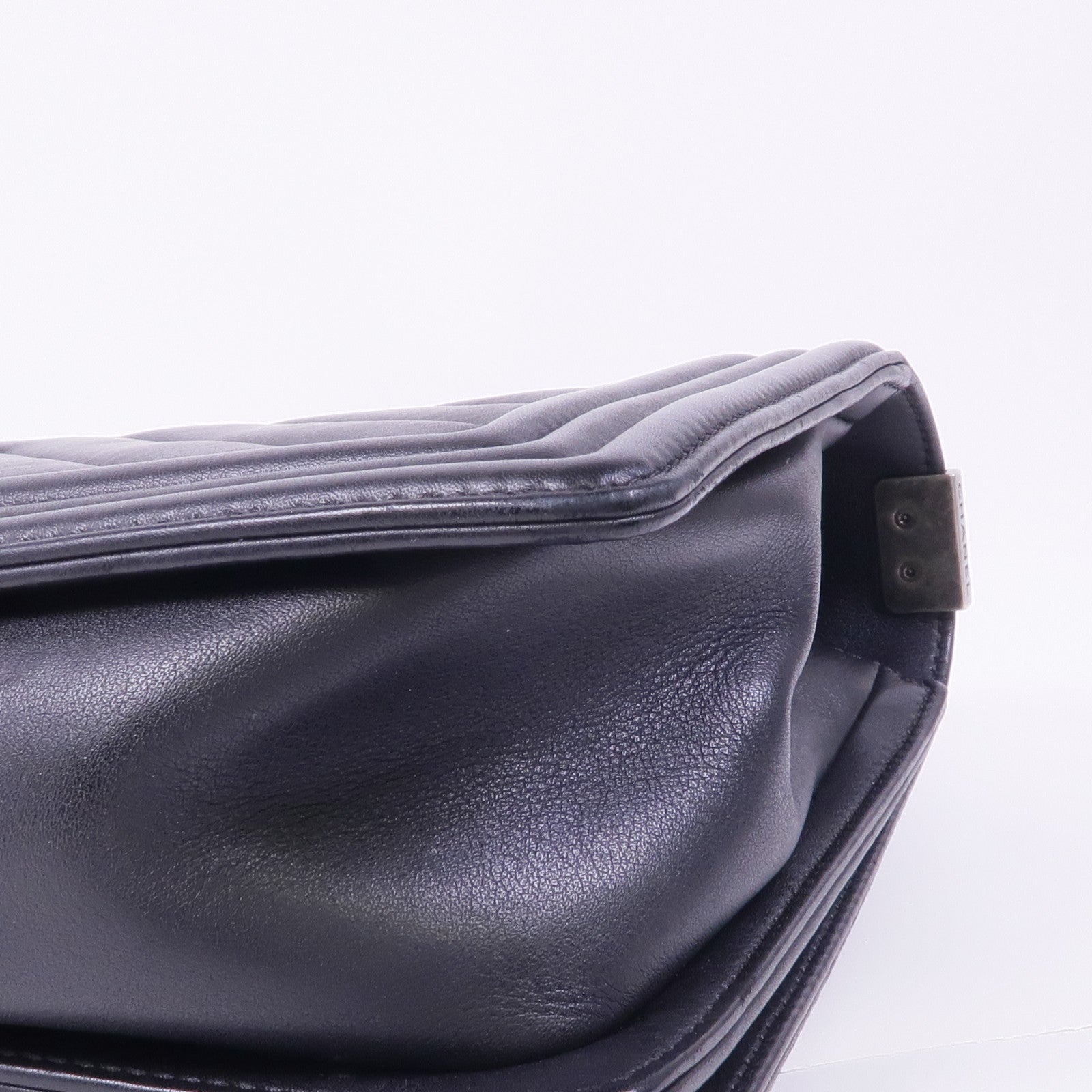 CHANEL 羊皮皮革Boy 28銀扣鏈帶肩背袋