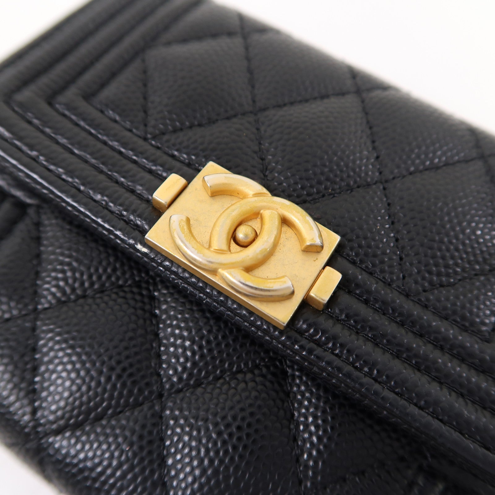 CHANEL 菱格牛皮皮革Boy Wallet金扣錢包黑色