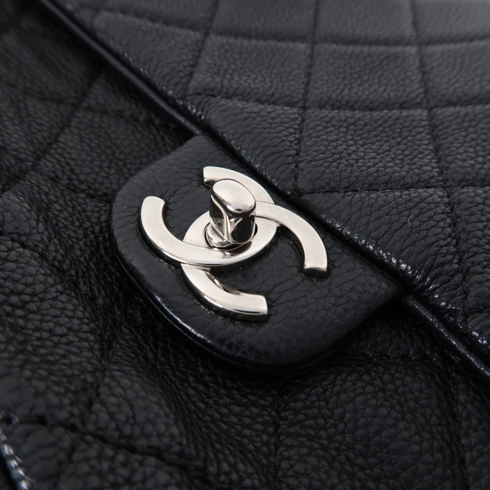 CHANEL 菱格Caviar皮革Chain Shoulder銀扣鏈帶肩背袋黑色