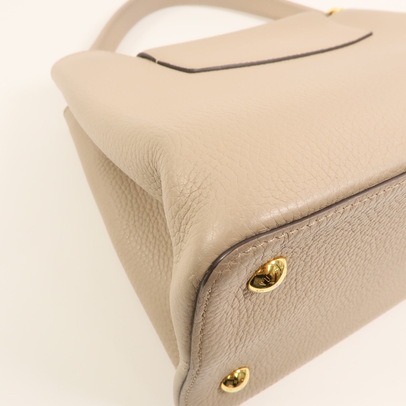 LOUIS VUITTON 【激減優惠】Taurillon Capucines GM金扣肩背袋