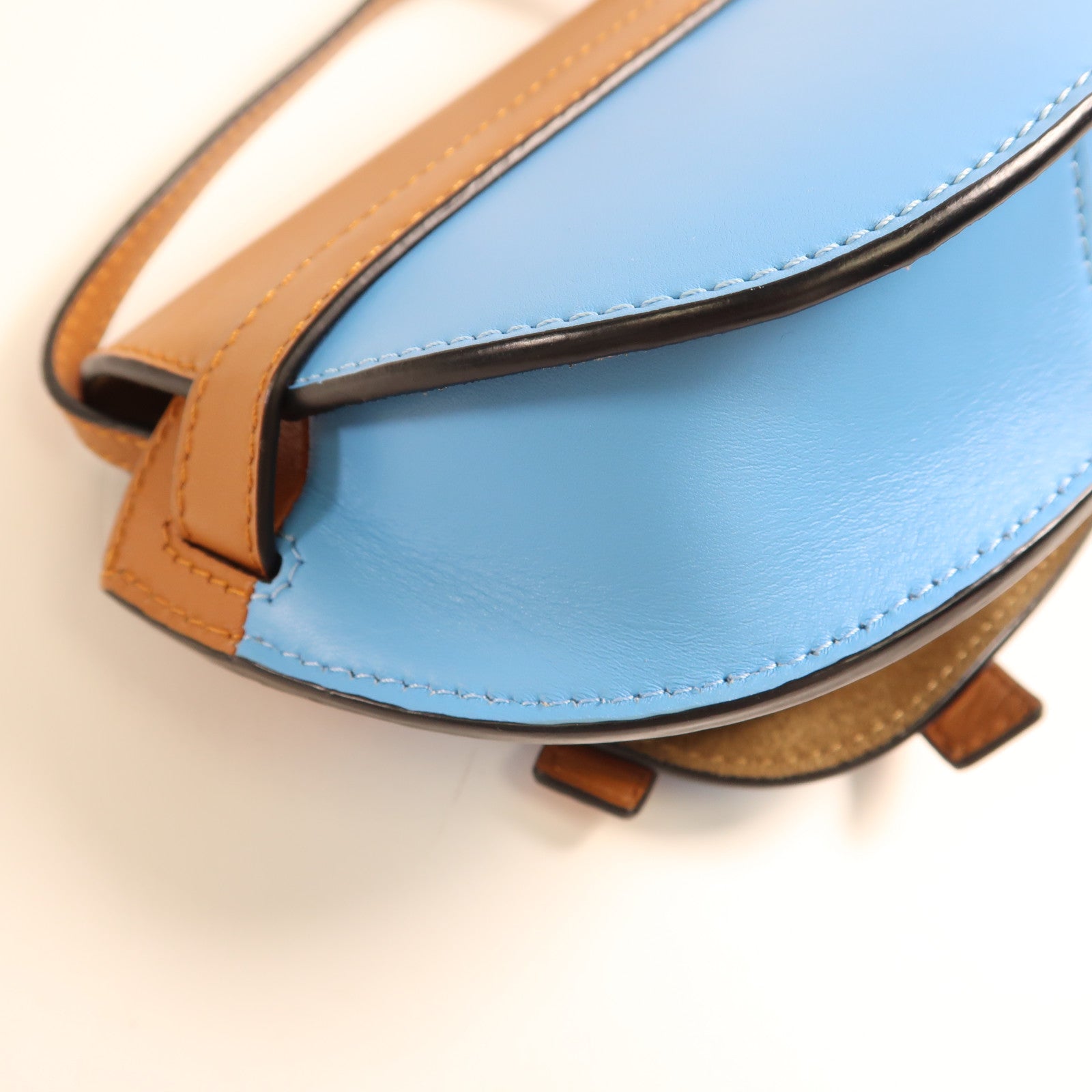 LOEWE 牛皮皮革Mini Gate金扣肩背袋