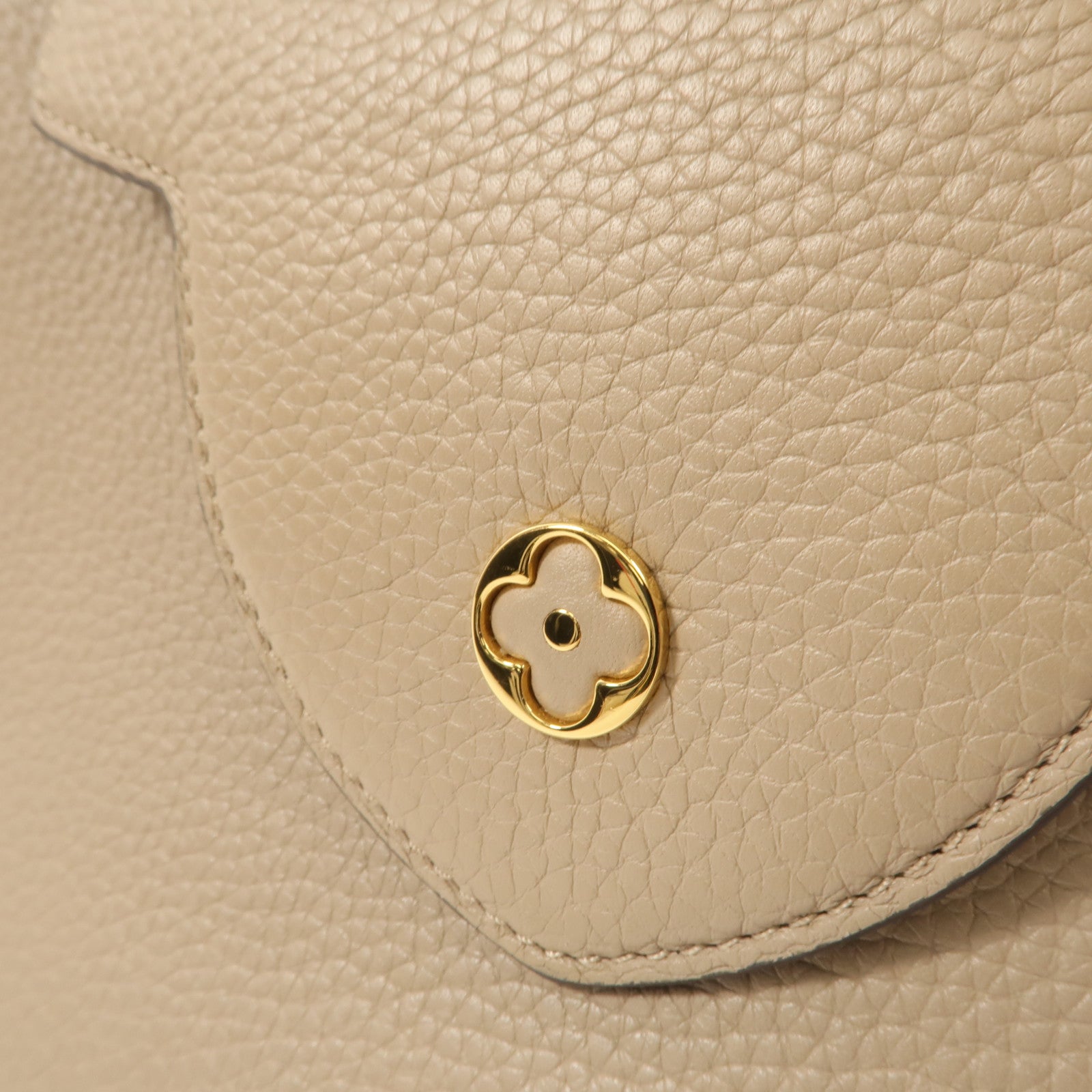 LOUIS VUITTON 【激減優惠】Taurillon Capucines GM金扣肩背袋