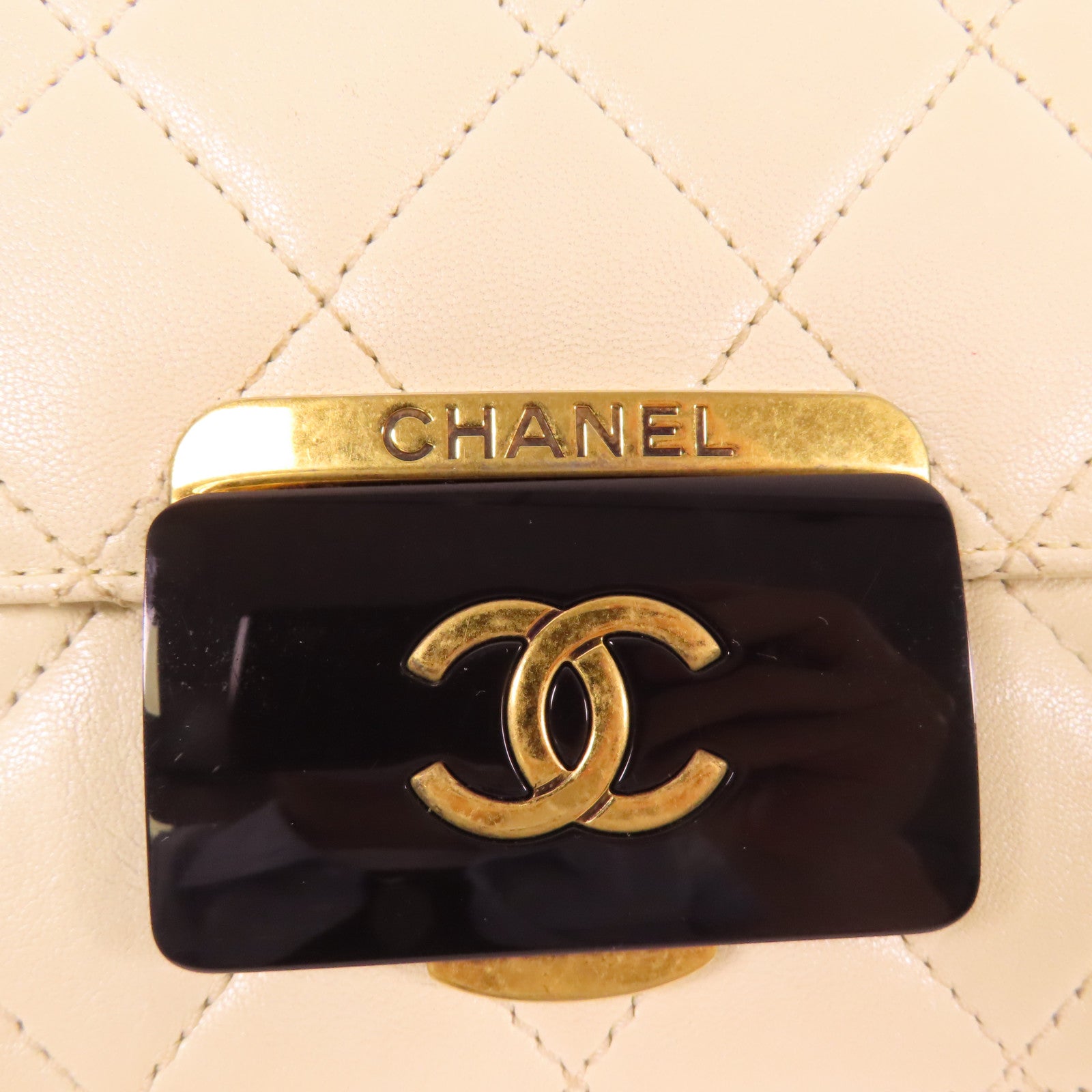 CHANEL 羊皮皮革Beauty Lock Flap Bag金扣肩背袋