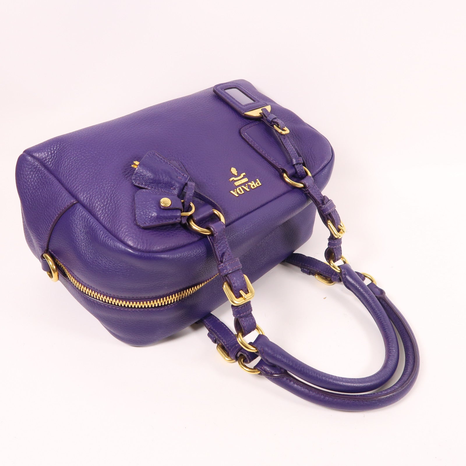 PRADA 【激減優惠】皮革Vitello Daino金扣肩背袋