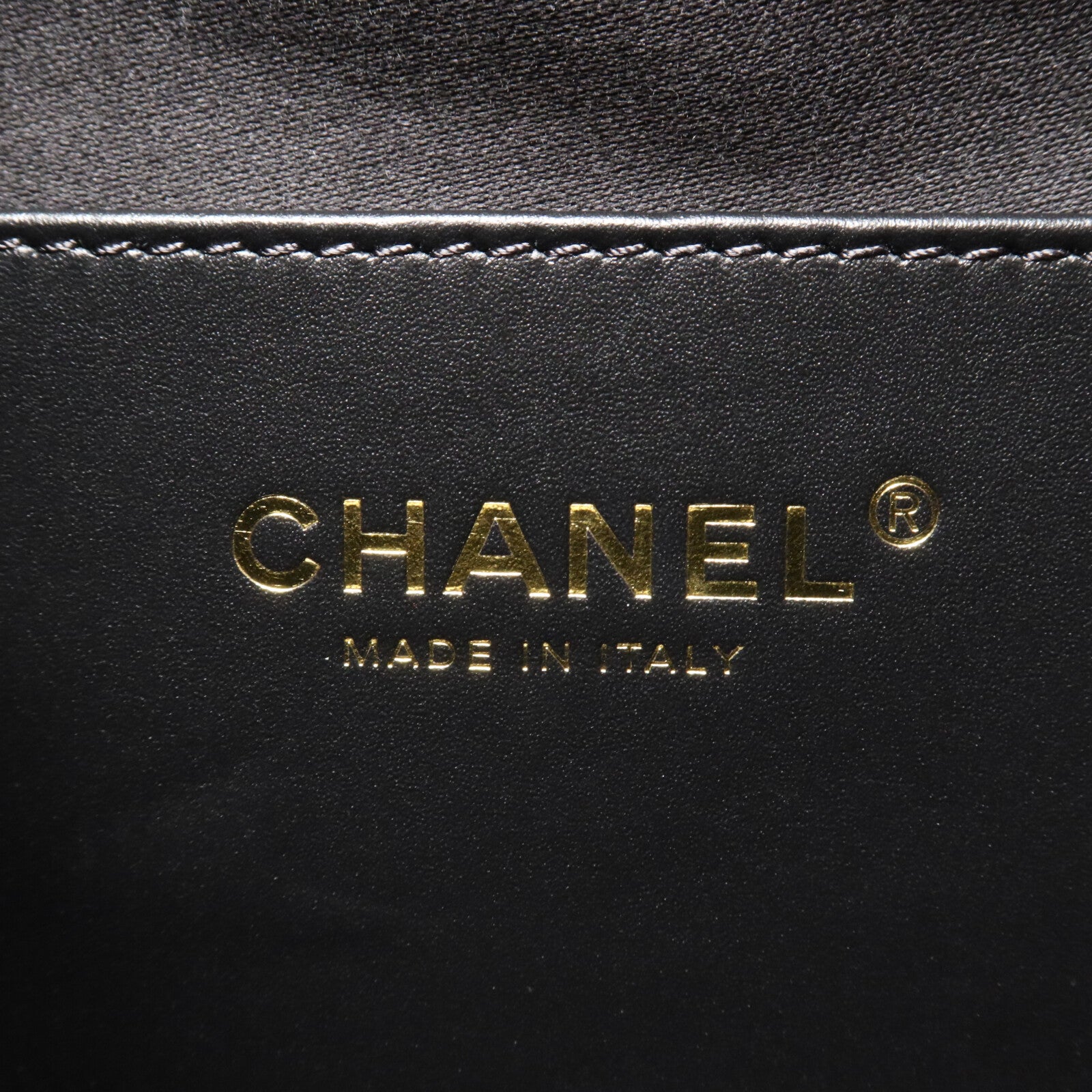 CHANEL 牛皮皮革Chanel 25 Medium鏈帶肩背袋