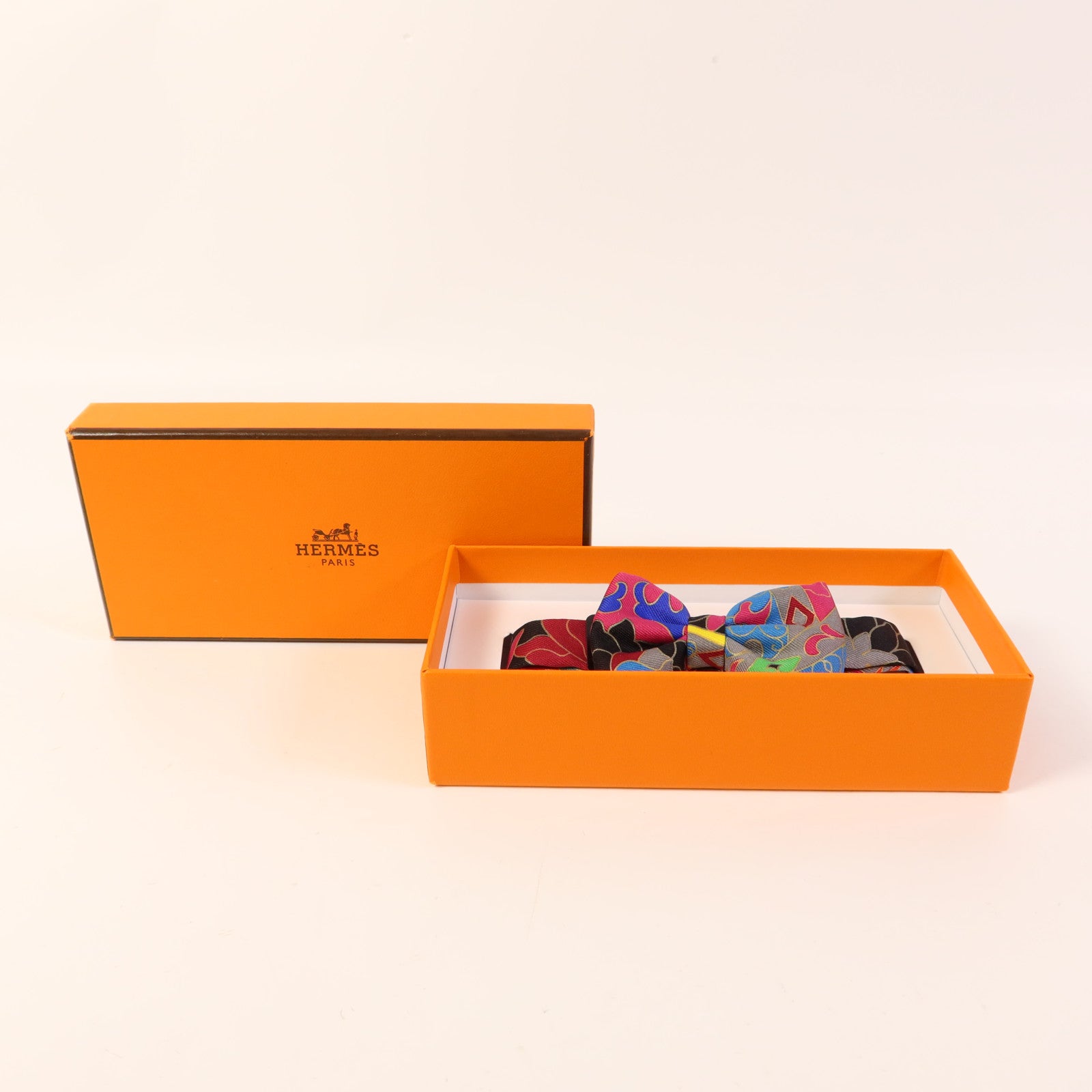 HERMES 絲質Bow Tie領結