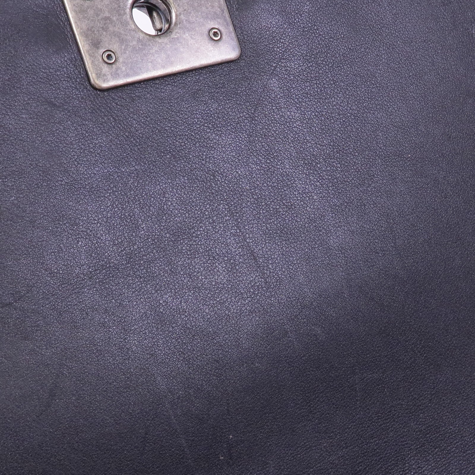 CHANEL 羊皮皮革Boy 28銀扣鏈帶肩背袋