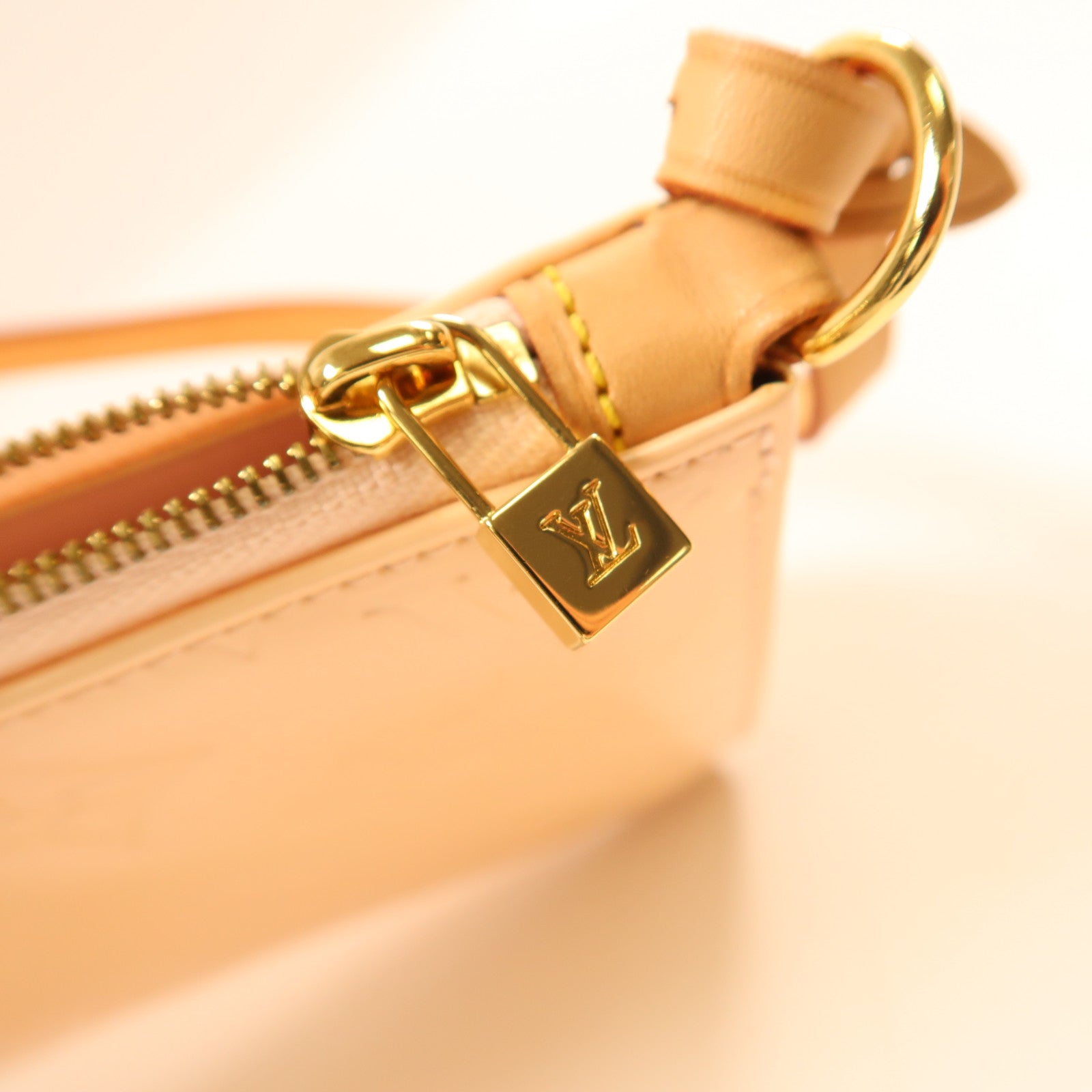 LOUIS VUITTON LV GHW Lexington Shoulder Bag M9101 Beige