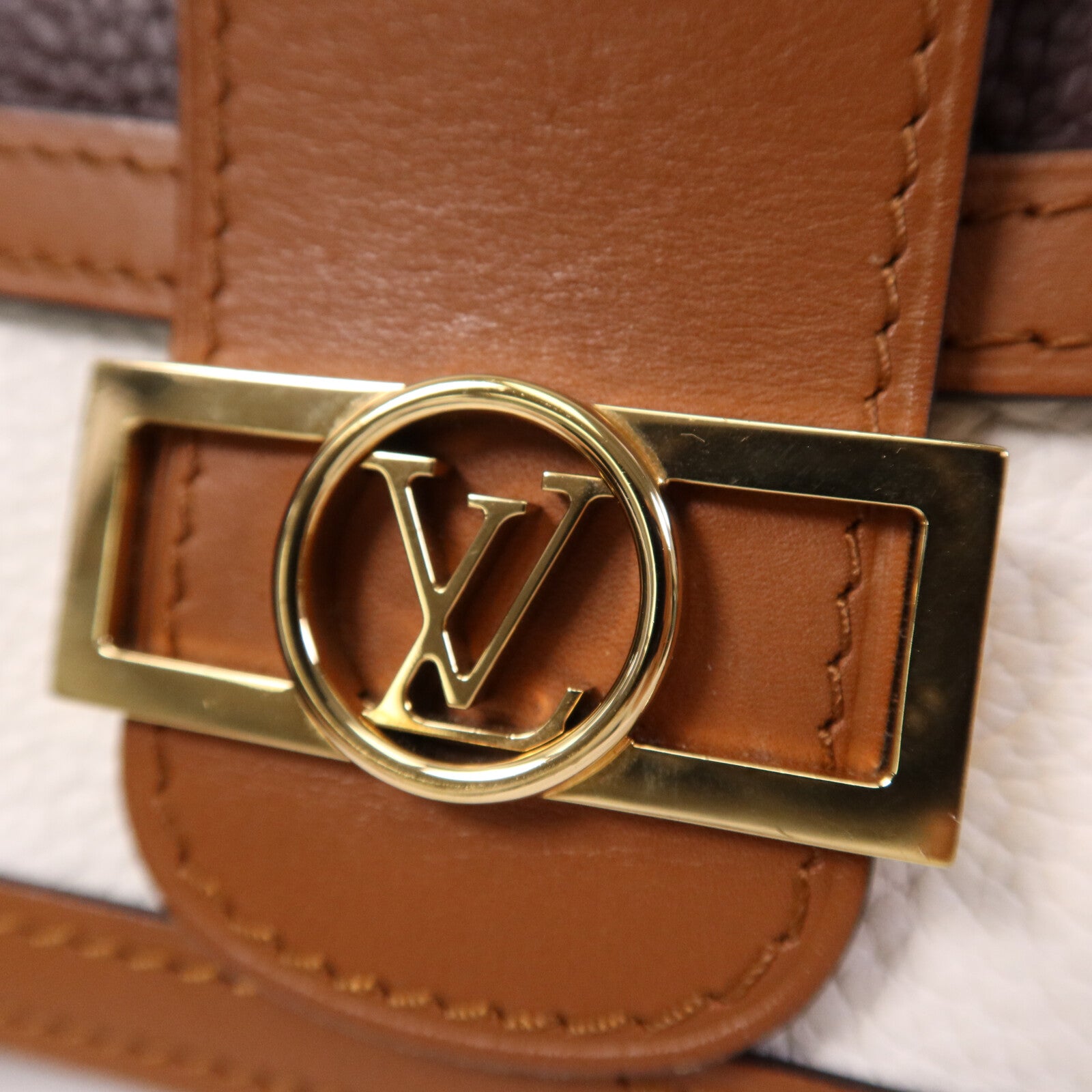 LOUIS VUITTON 【激減優惠】Taurillon Dauphine Bum Bag金扣腰包