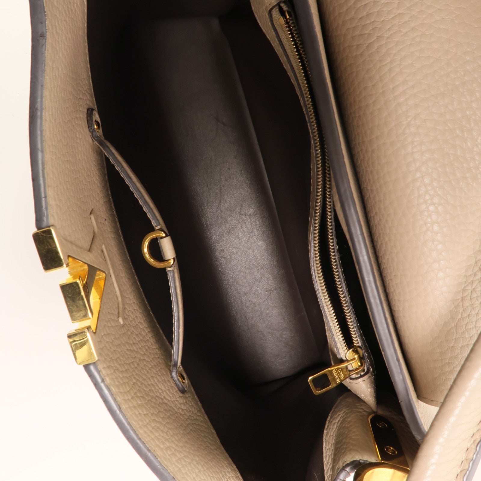 LOUIS VUITTON 【激減優惠】Taurillon Capucines GM金扣肩背袋