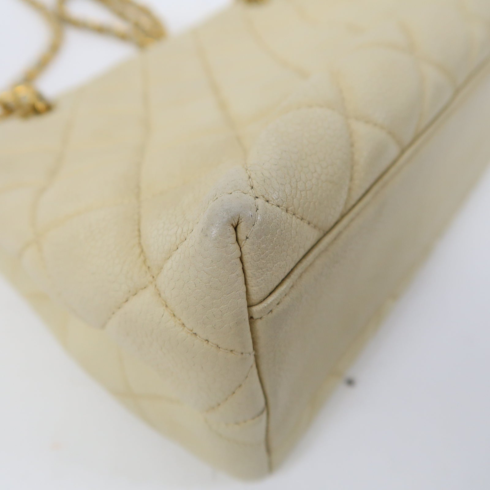CHANEL 菱格Caviar皮革Chain Shoulder金扣鏈帶肩背袋米色