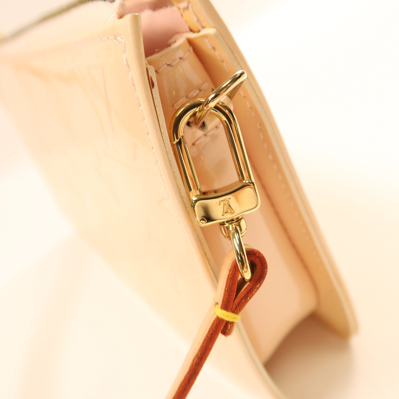 LOUIS VUITTON LV GHW Lexington Shoulder Bag M9101 Beige