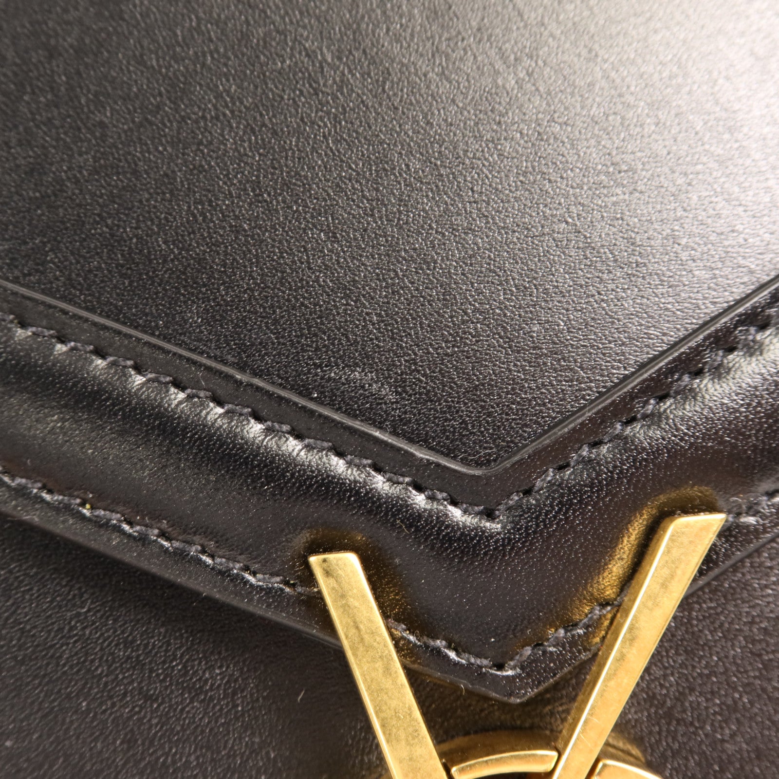 YVES SAINT LAURENT 牛皮皮革Cassandra Mini金扣手挽肩背兩用袋