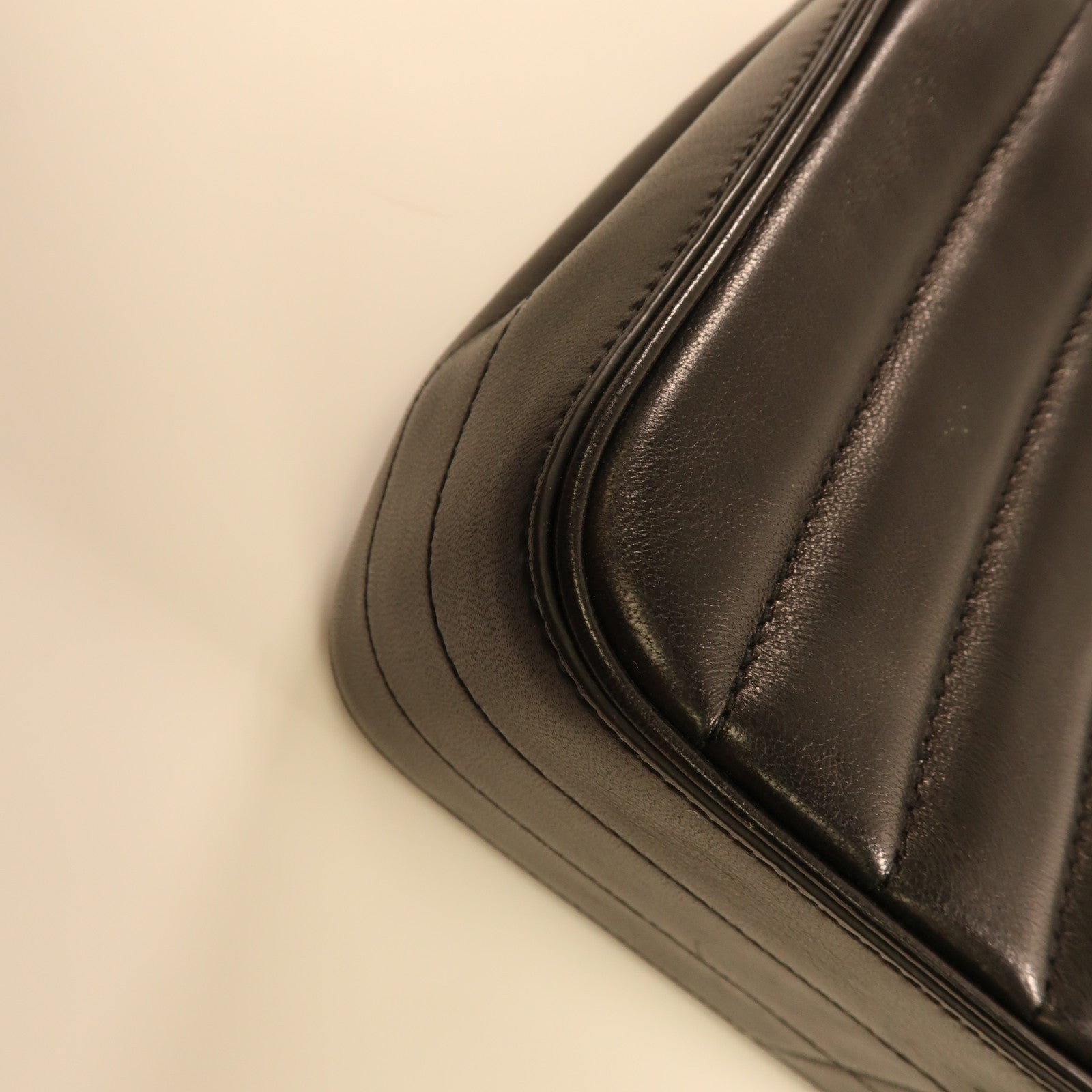 SAINT LAURENT 羊皮皮革Vicky金扣鏈帶肩背袋黑色
