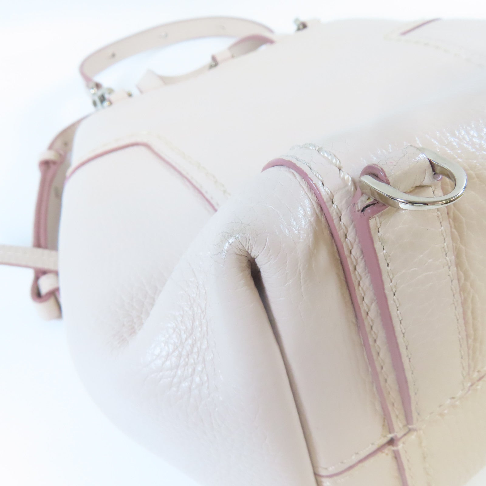 TOD’S 牛皮皮革Backpack銀扣背包米色