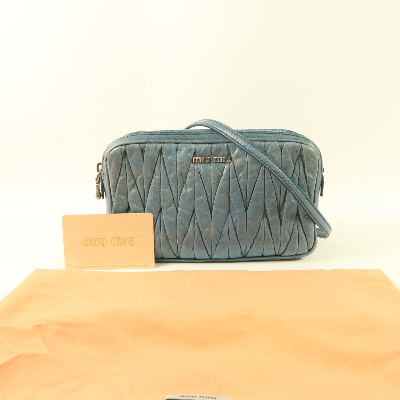 Miu Miu 【激減優惠】牛皮皮革Shoulder Bag銀扣肩背袋