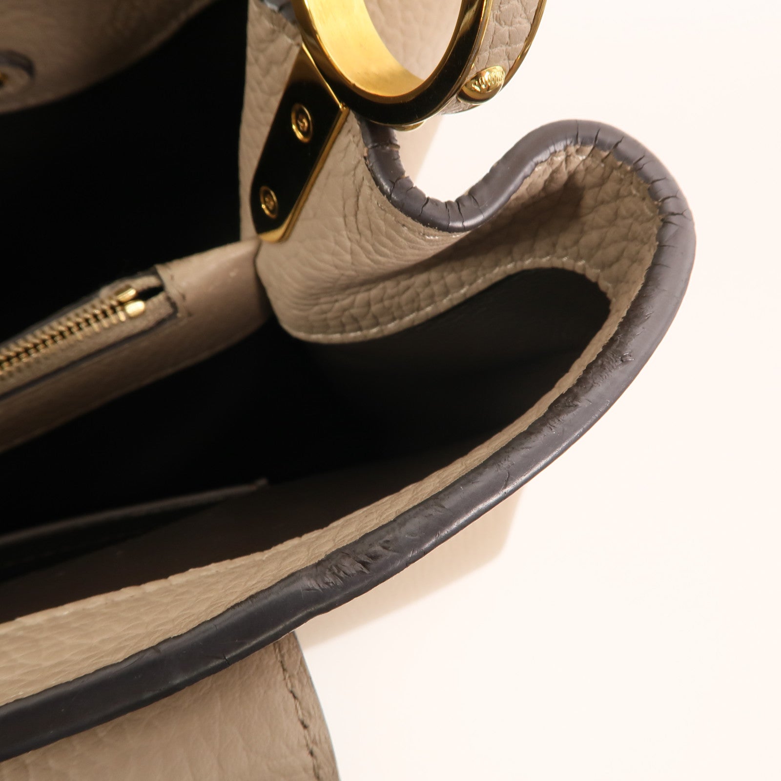 LOUIS VUITTON 【激減優惠】Taurillon Capucines GM金扣肩背袋