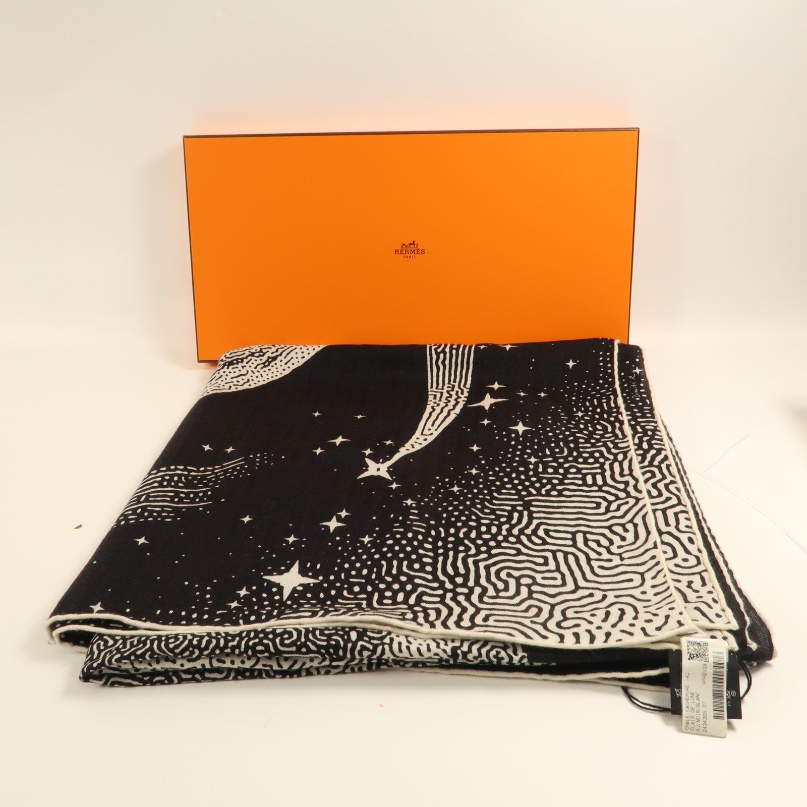 HERMES 羊絨/絲質Scarf圍巾黑色/白色