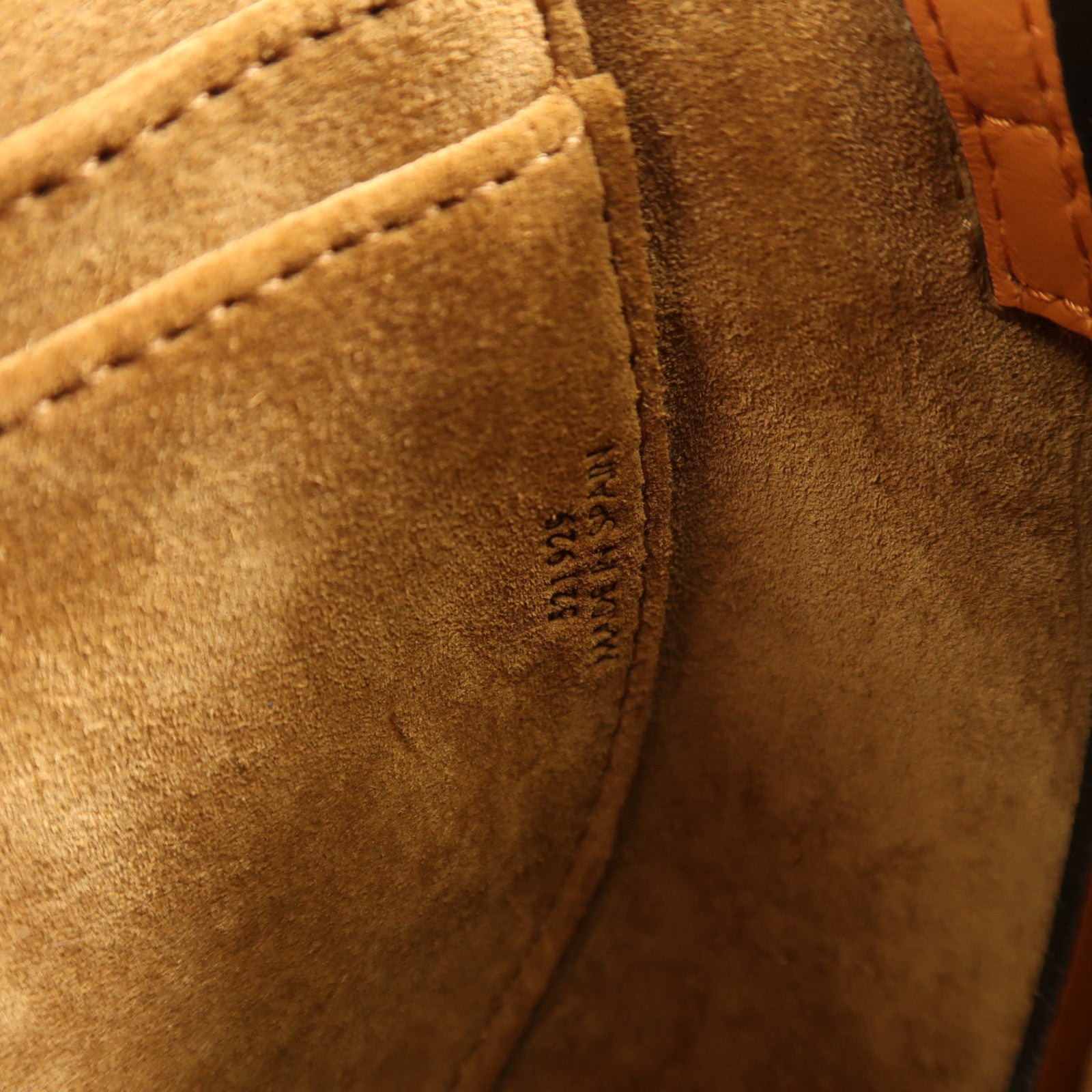 LOEWE 牛皮皮革Mini Gate金扣肩背袋