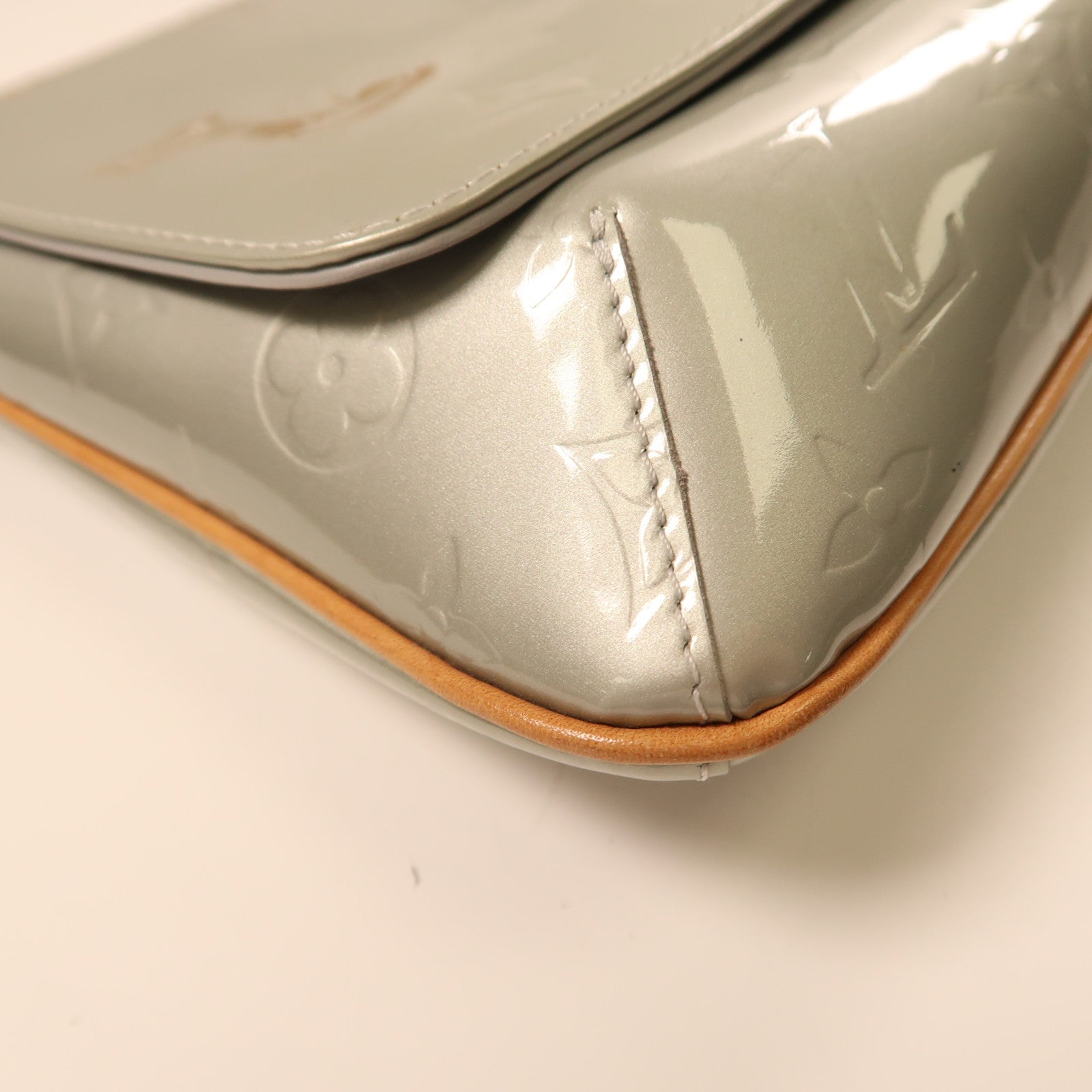 LOUIS VUITTON LV GHW Thompson Street Shoulder Bag Monogram Vernis M91123 Silver