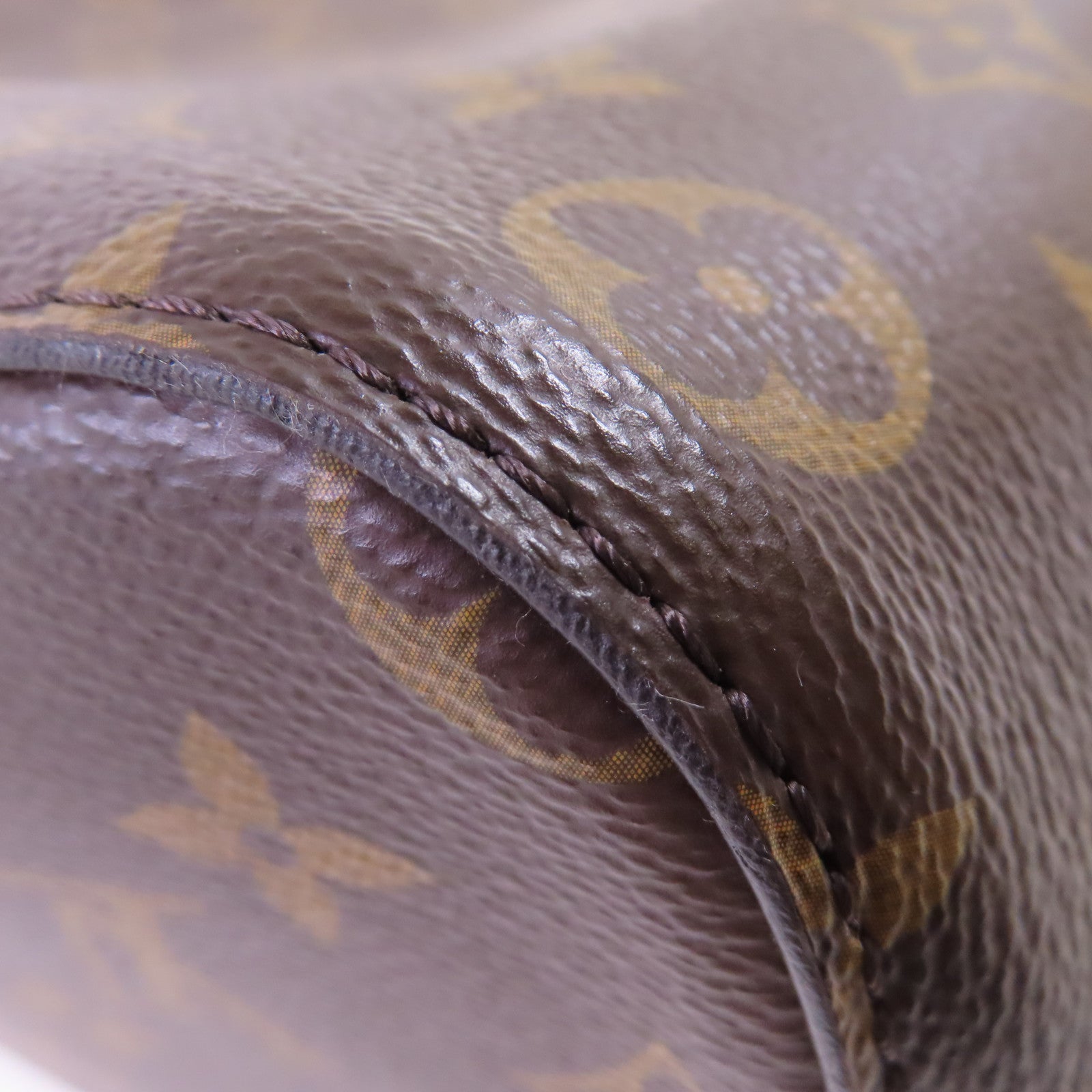 LOUIS VUITTON Monogram Neo Noe MM Shoulder Bag金扣肩背袋啡色