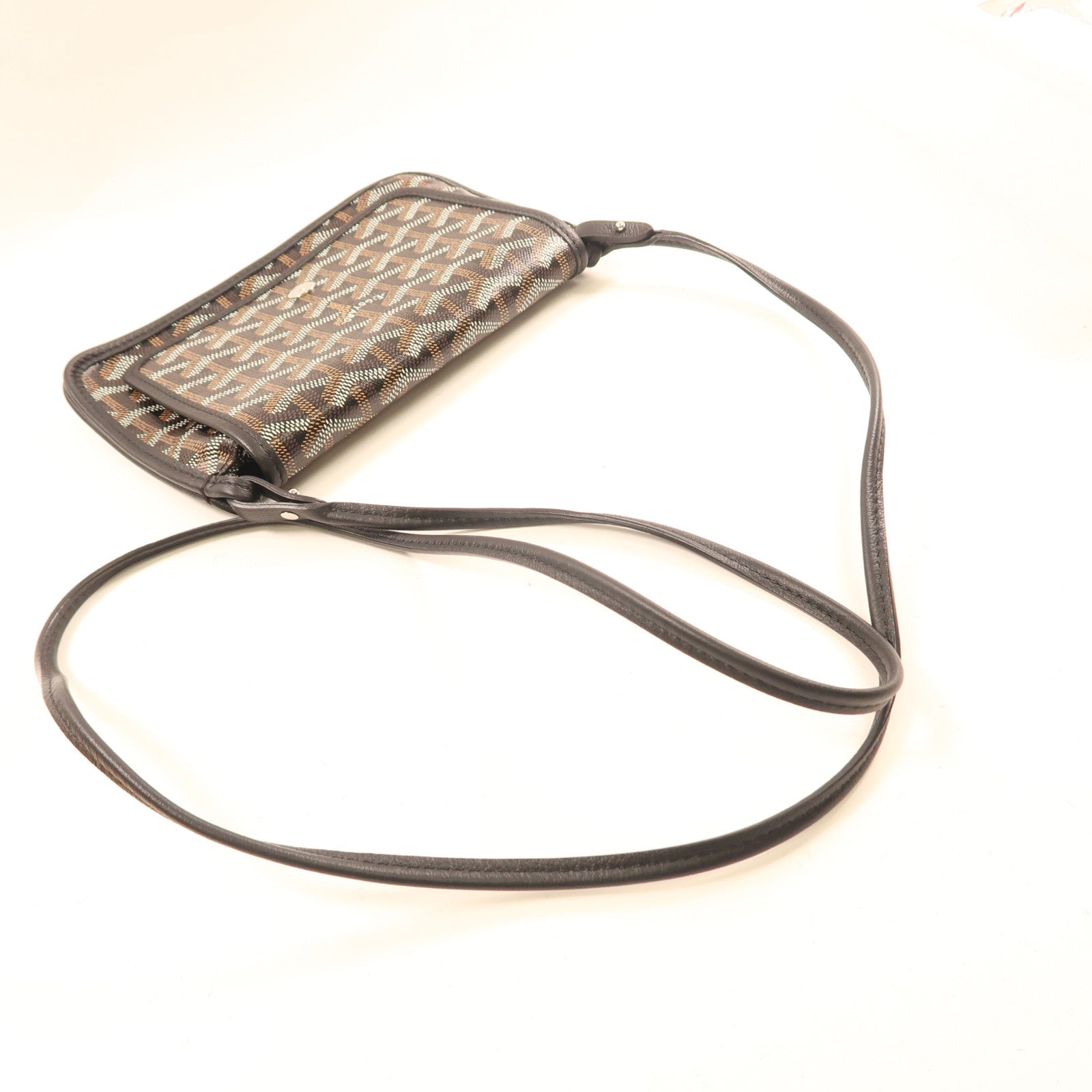 GOYARD 塗層帆布Plumet Pocket銀扣肩背袋