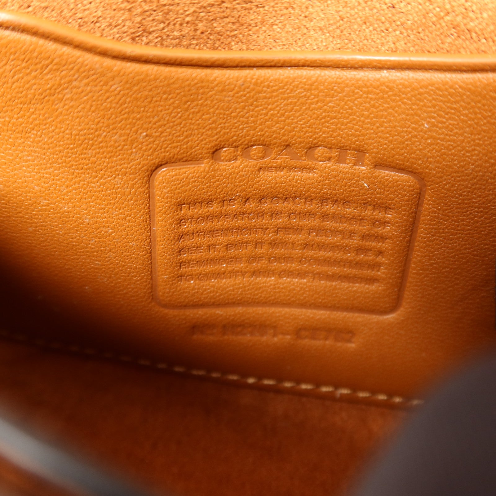 COACH 漆皮皮革Shoulder Bag銀扣肩背袋
