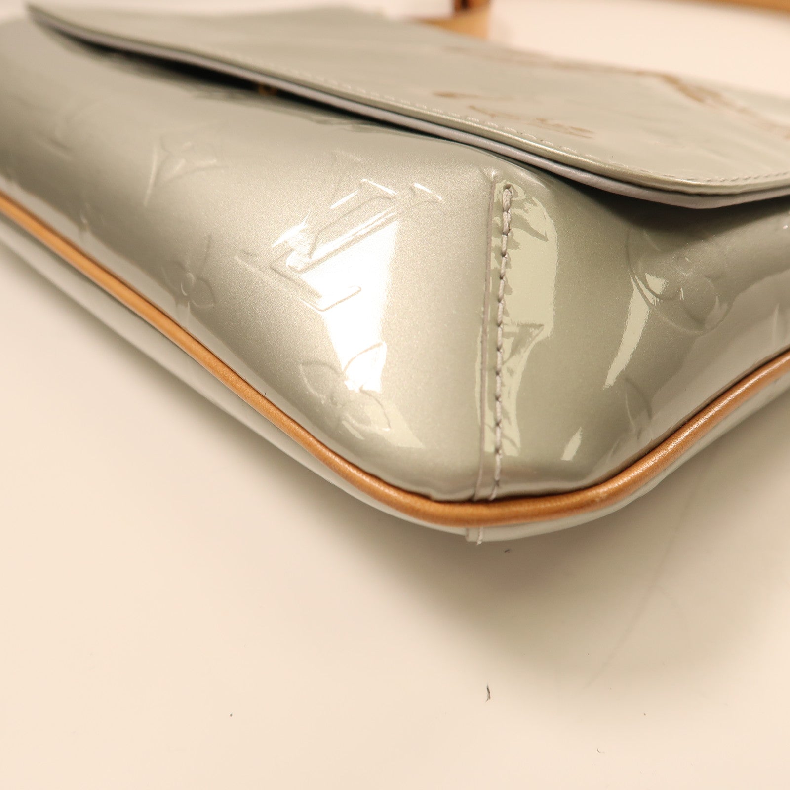 LOUIS VUITTON LV GHW Thompson Street Shoulder Bag Monogram Vernis M91123 Silver
