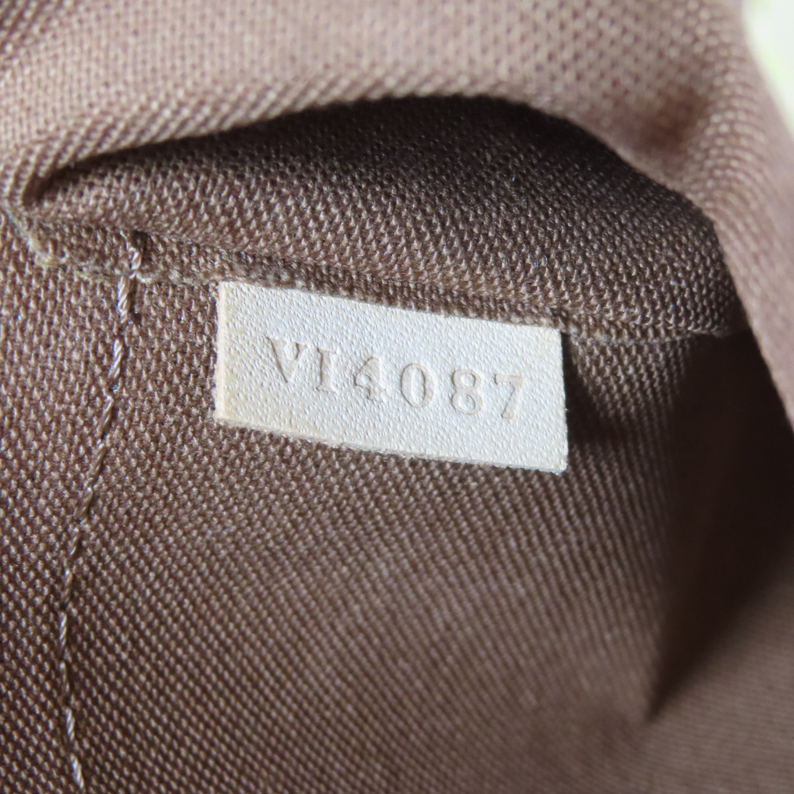 LOUIS VUITTON Monogram Batignolles金扣手挽袋啡色