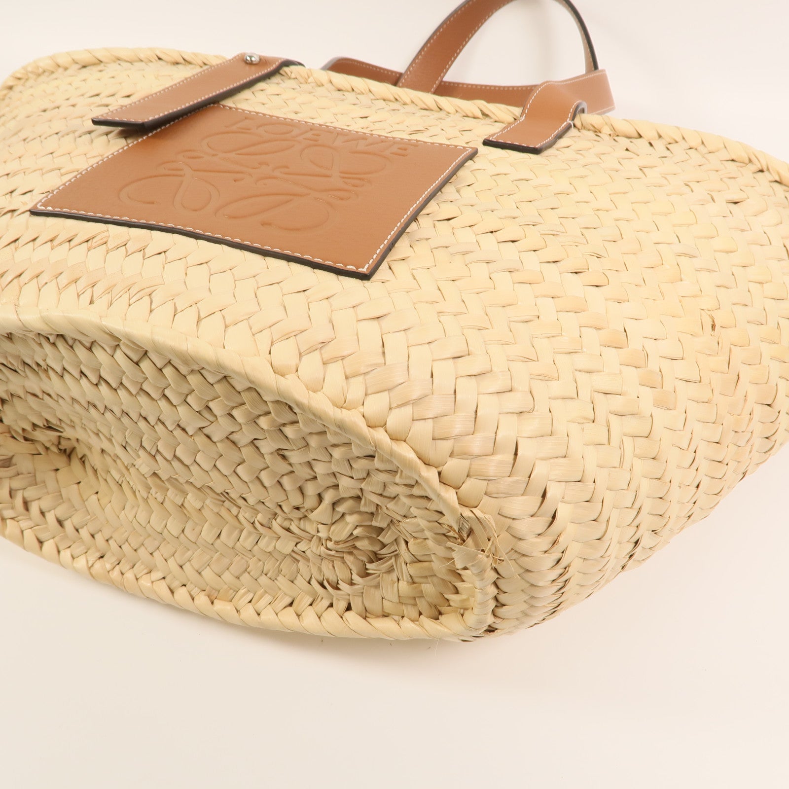 LOEWE Raffia Bucket Tote Bag銀扣手挽袋