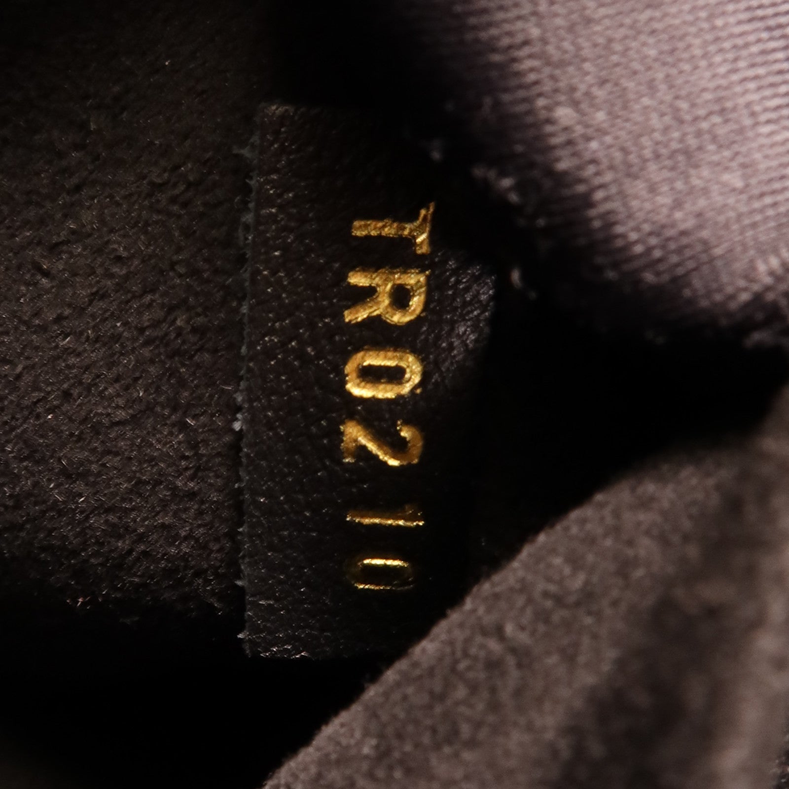 LOUIS VUITTON 牛皮皮革New Wave Camera Bag金扣鏈帶肩背袋