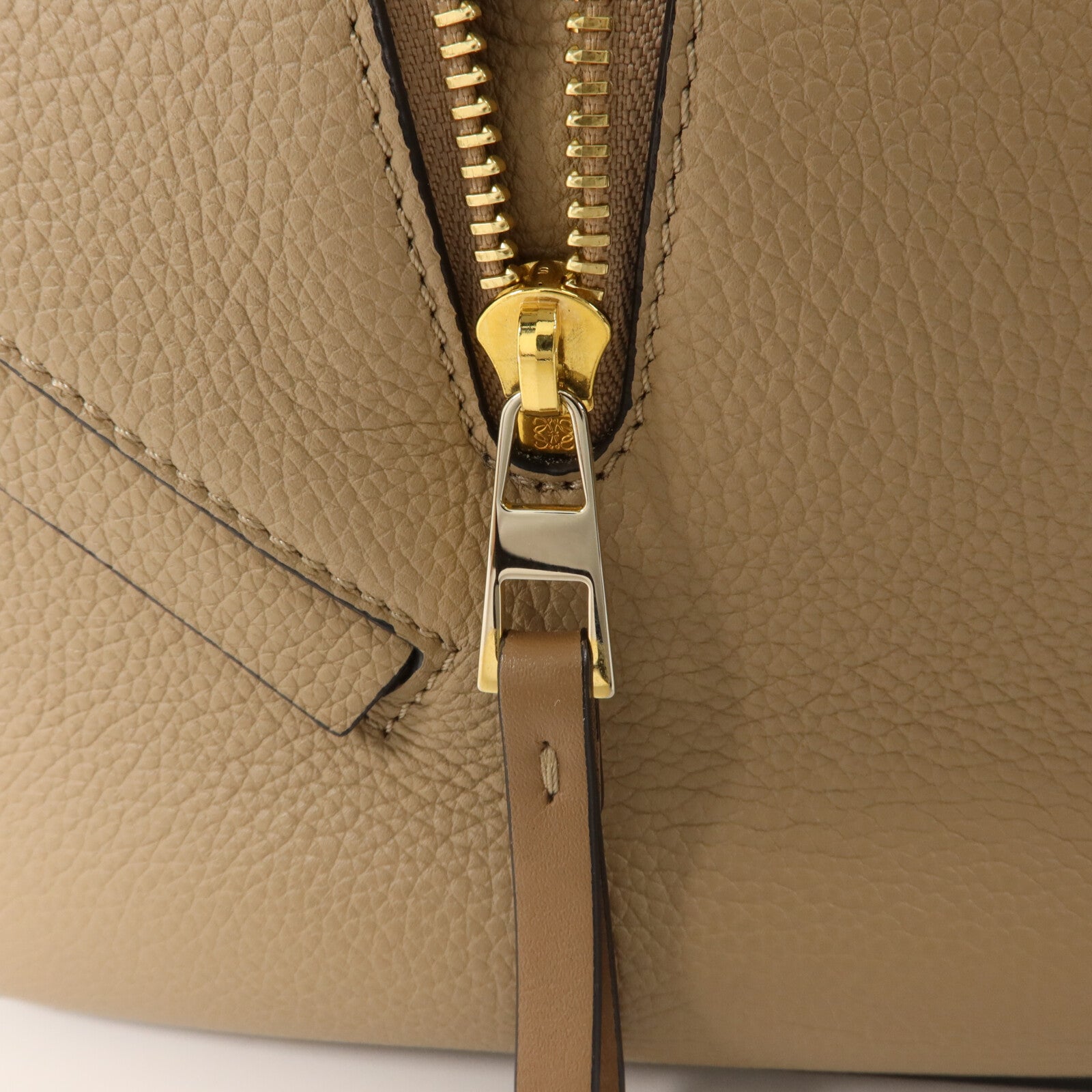 LOEWE 牛皮皮革Hammock Small手挽肩背兩用袋