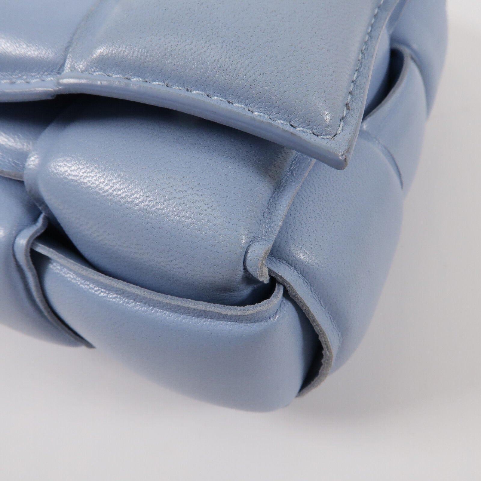 BOTTEGA VENETA 羊皮皮革Padded Casette Bag肩背袋