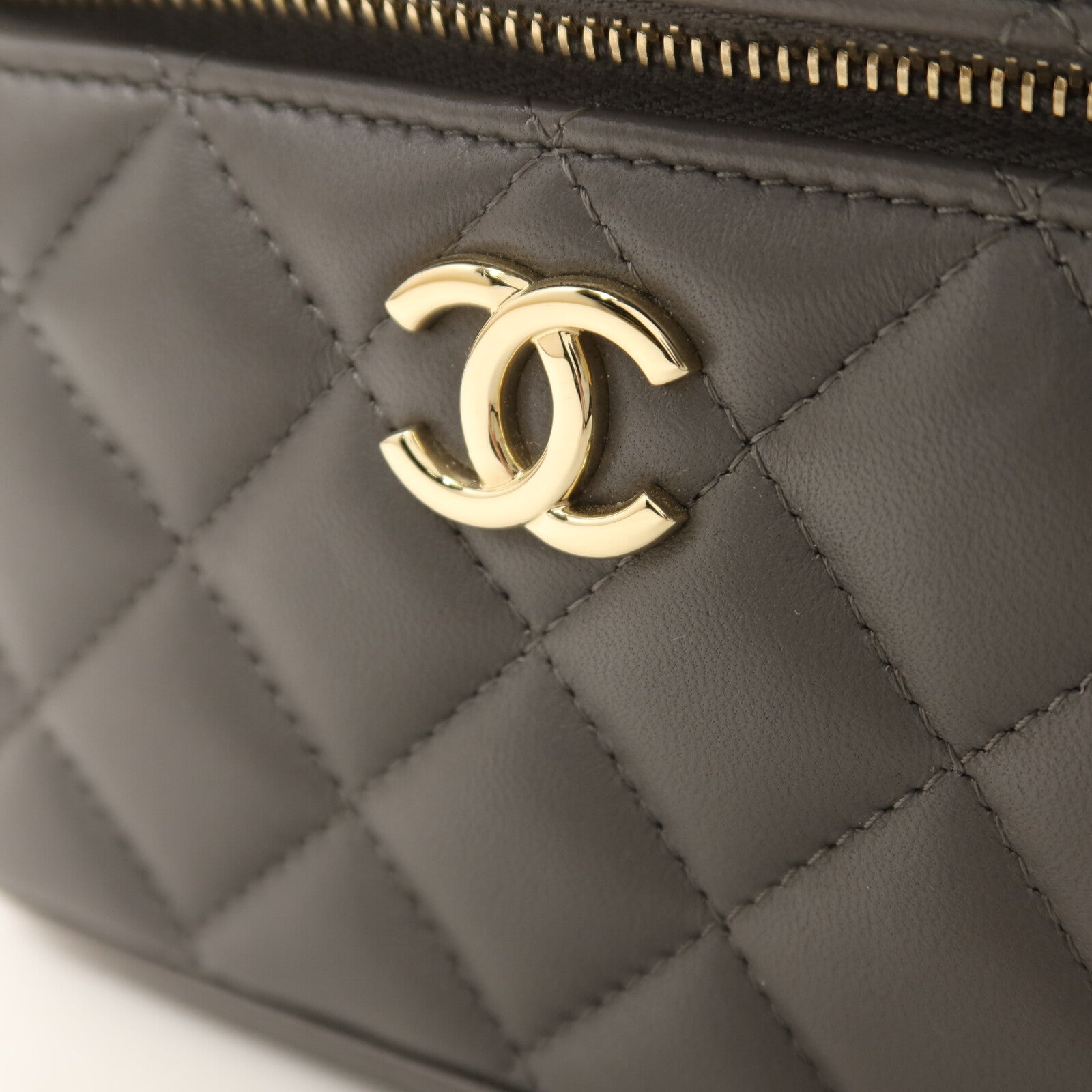 CHANEL 羊皮皮革Vanity Case金扣鏈帶手挽肩背兩用袋