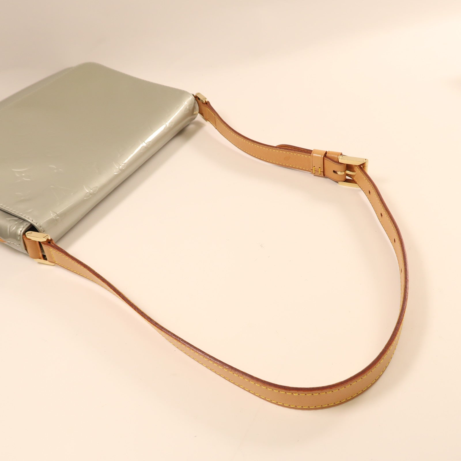 LOUIS VUITTON LV GHW Thompson Street Shoulder Bag Monogram Vernis M91123 Silver