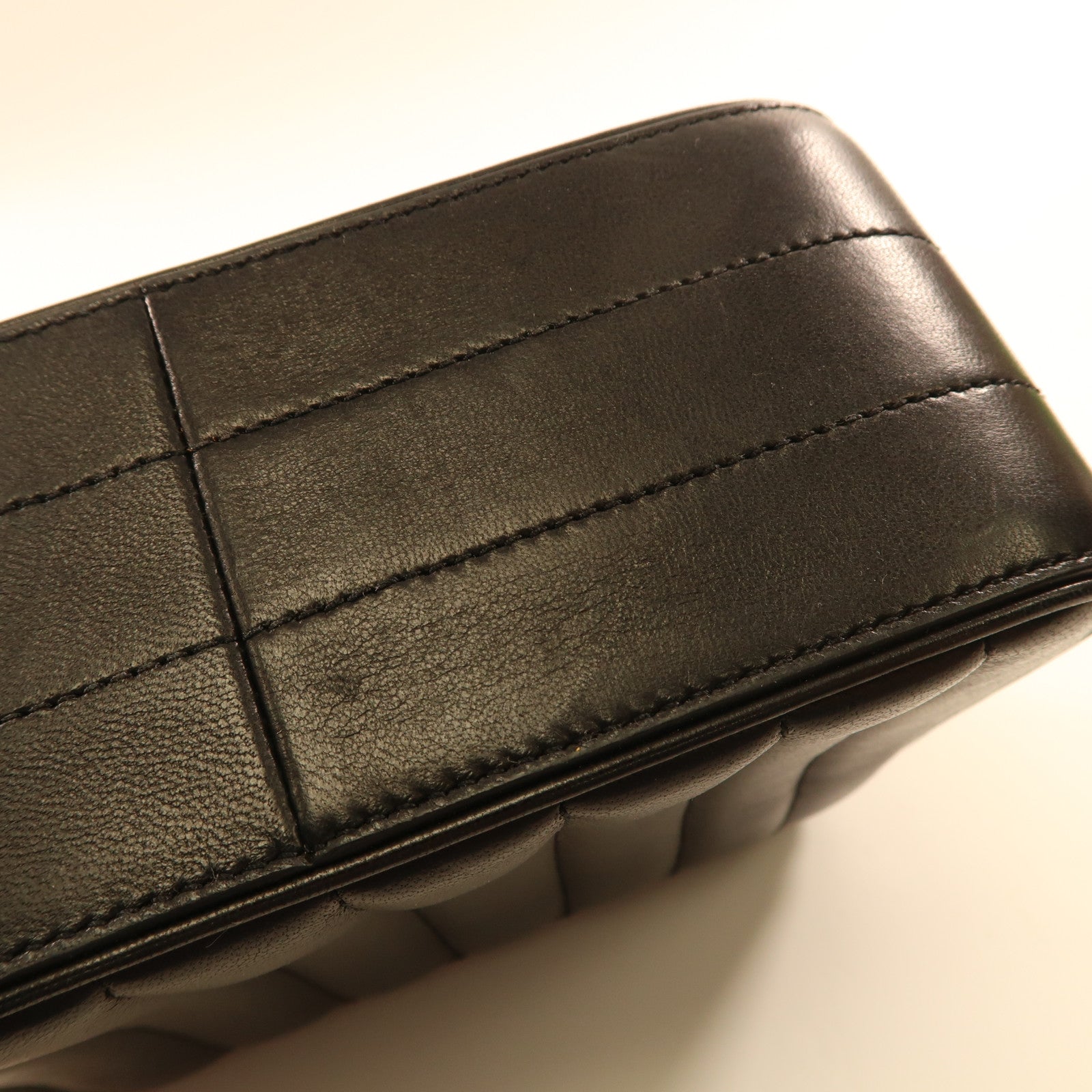 SAINT LAURENT 羊皮皮革Vicky金扣鏈帶肩背袋黑色