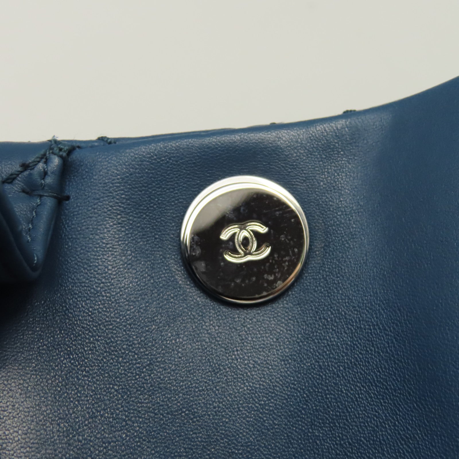 CHANEL 菱格羊皮皮革Chain Shoulder銀扣鏈帶肩背袋藍色