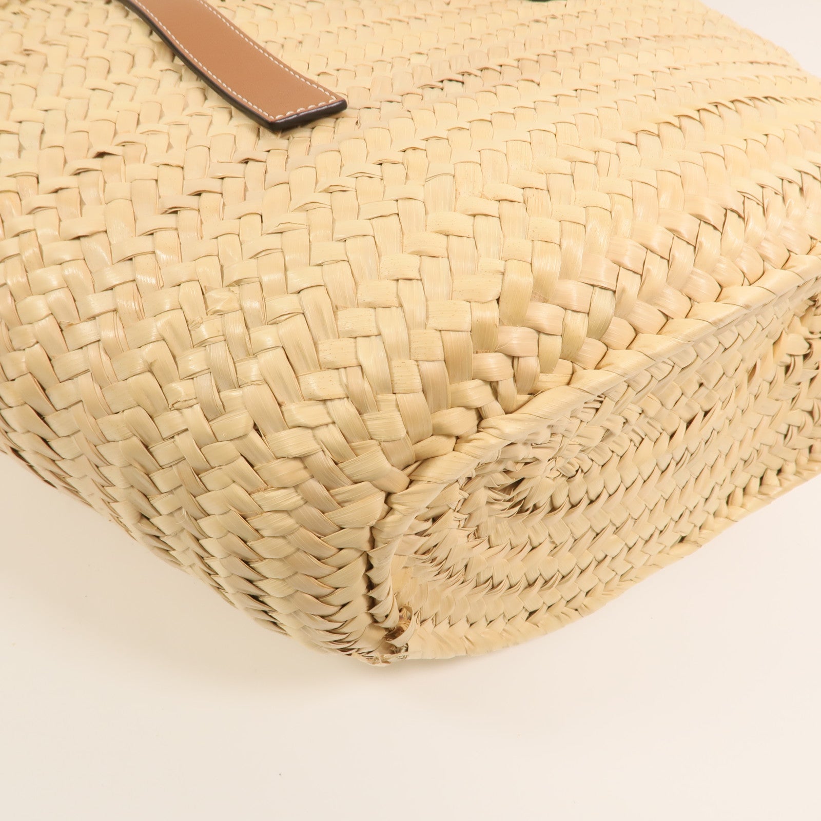LOEWE Raffia Bucket Tote Bag銀扣手挽袋