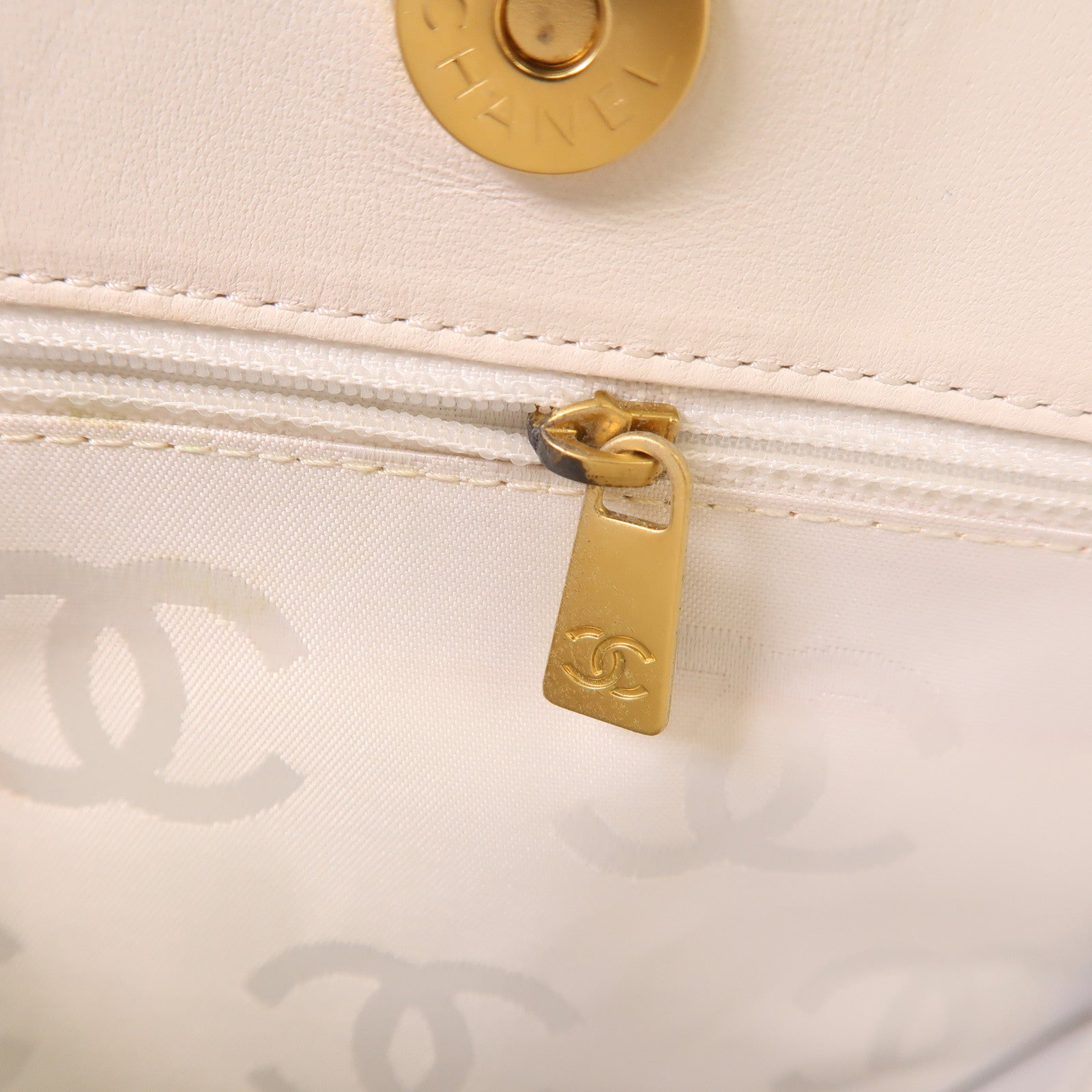 CHANEL 漆皮皮革Tote Bag金扣手挽袋